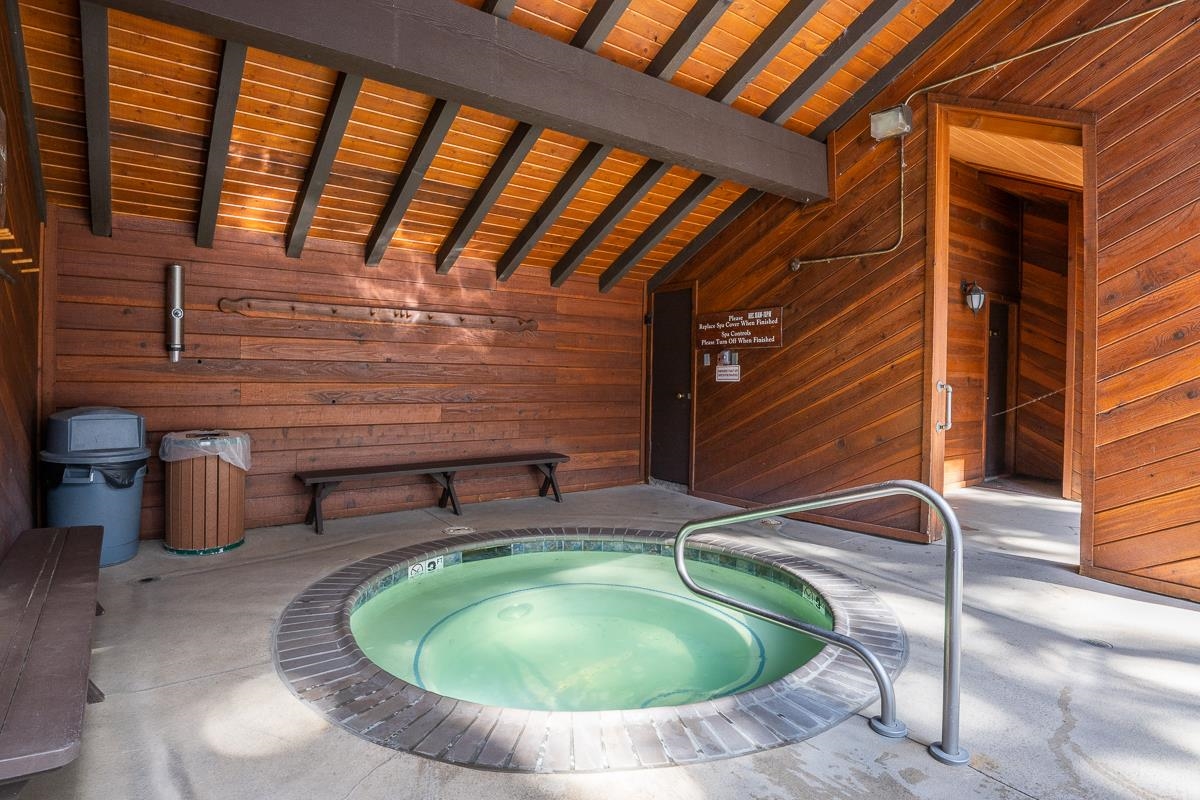 3005 Meridian Boulevard Unit: Meadowridge #7