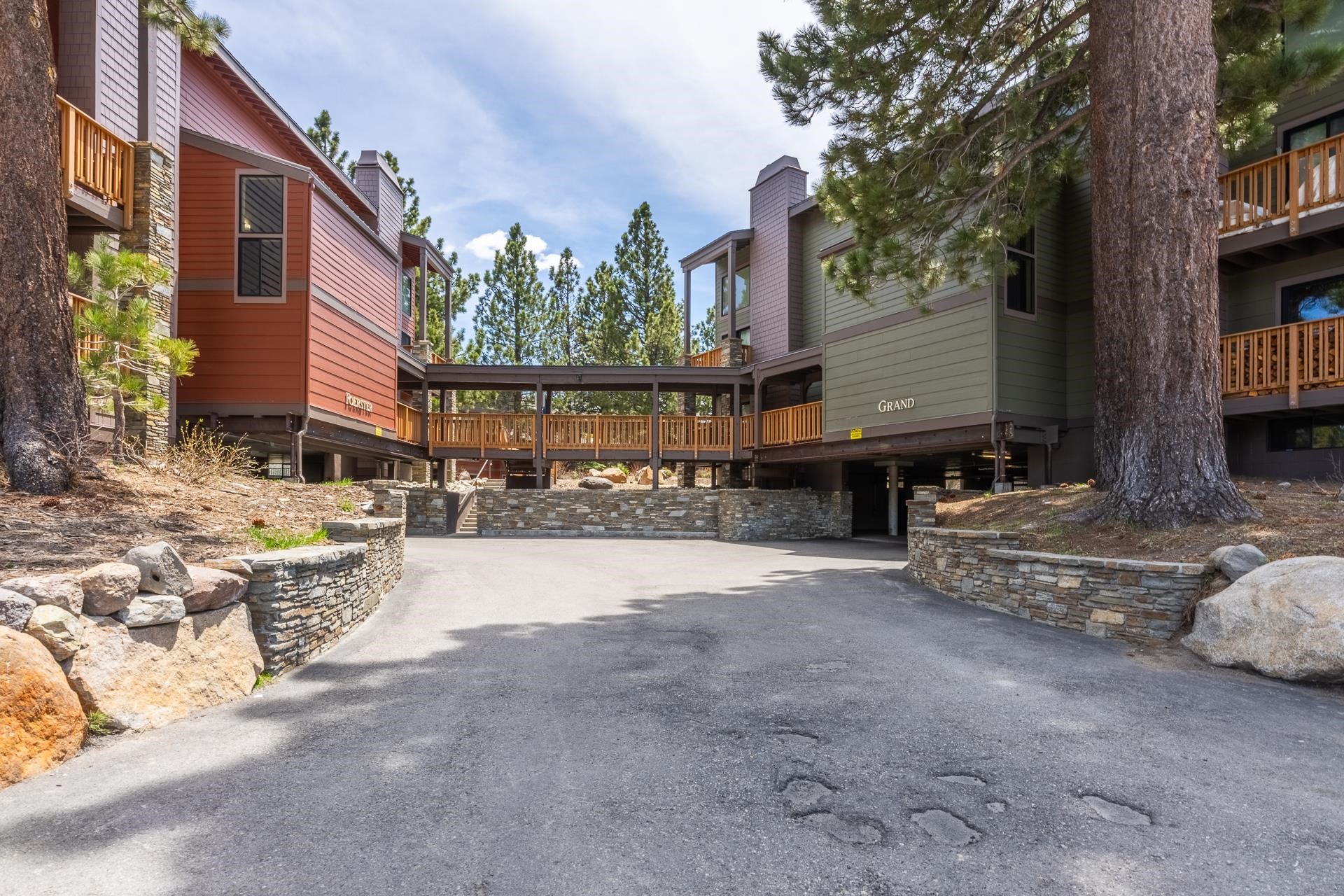 3253 Meridian Boulevard Unit: Summit Grand 60