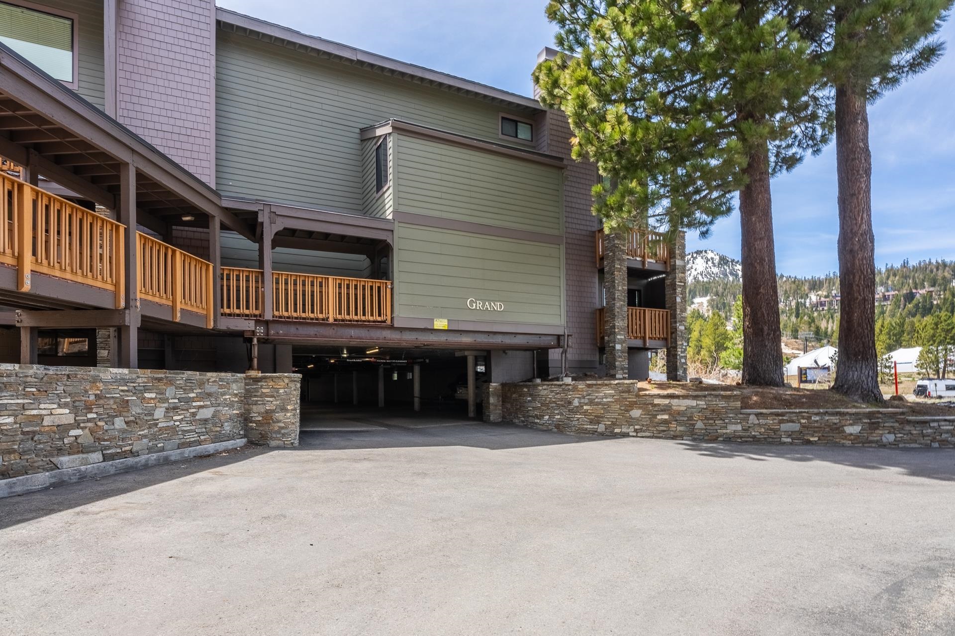 3253 Meridian Boulevard Unit: Summit Grand 60