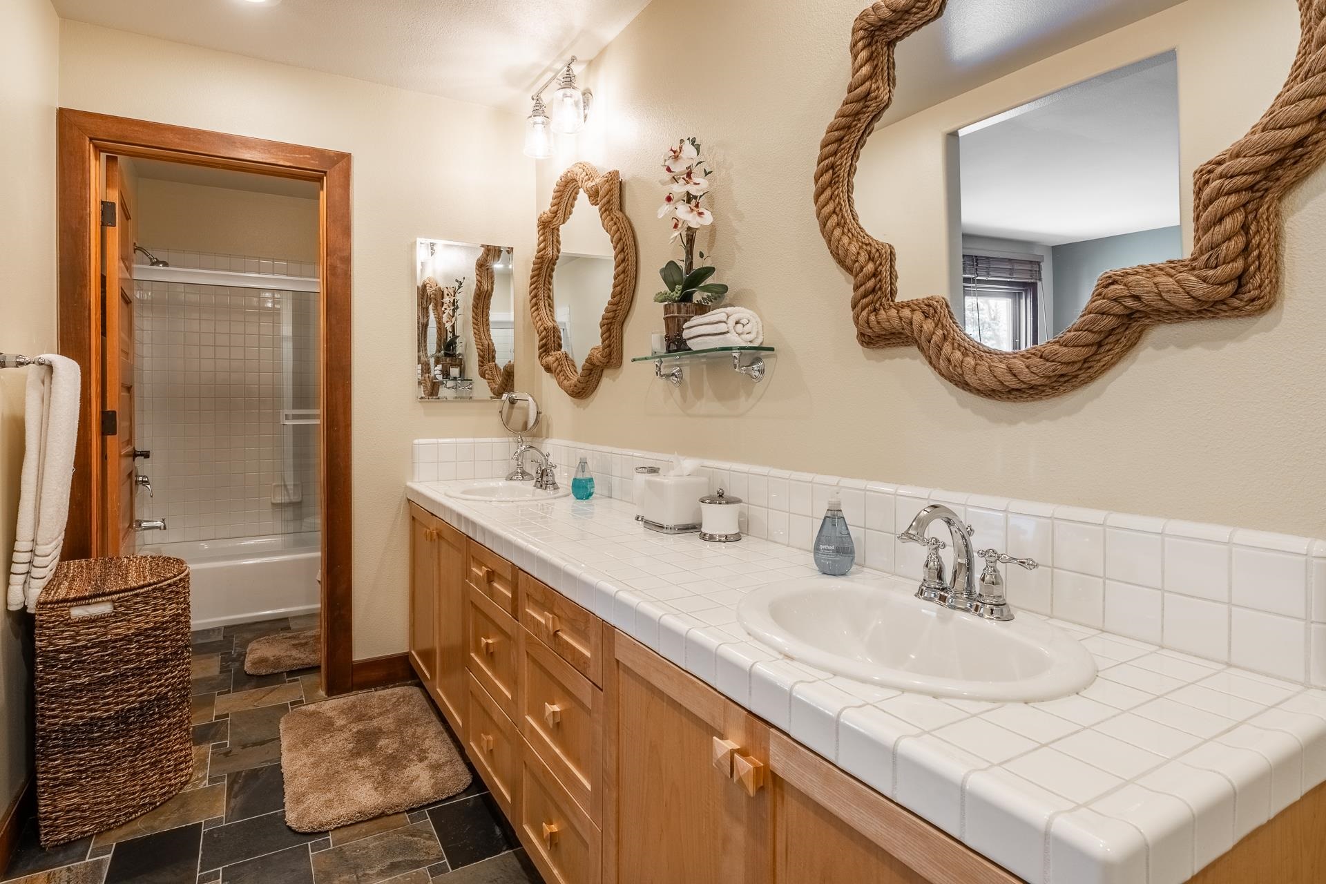 958 Fairway Circle