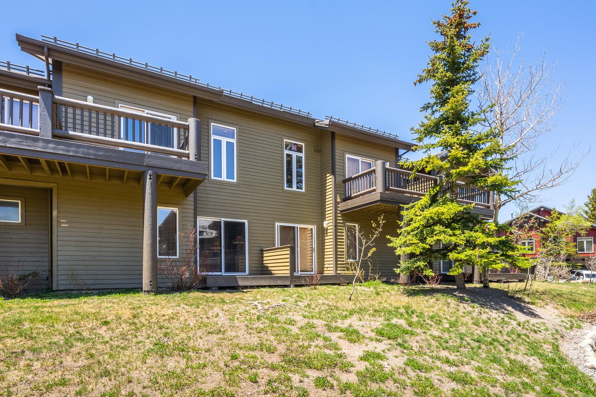 958 Fairway Circle