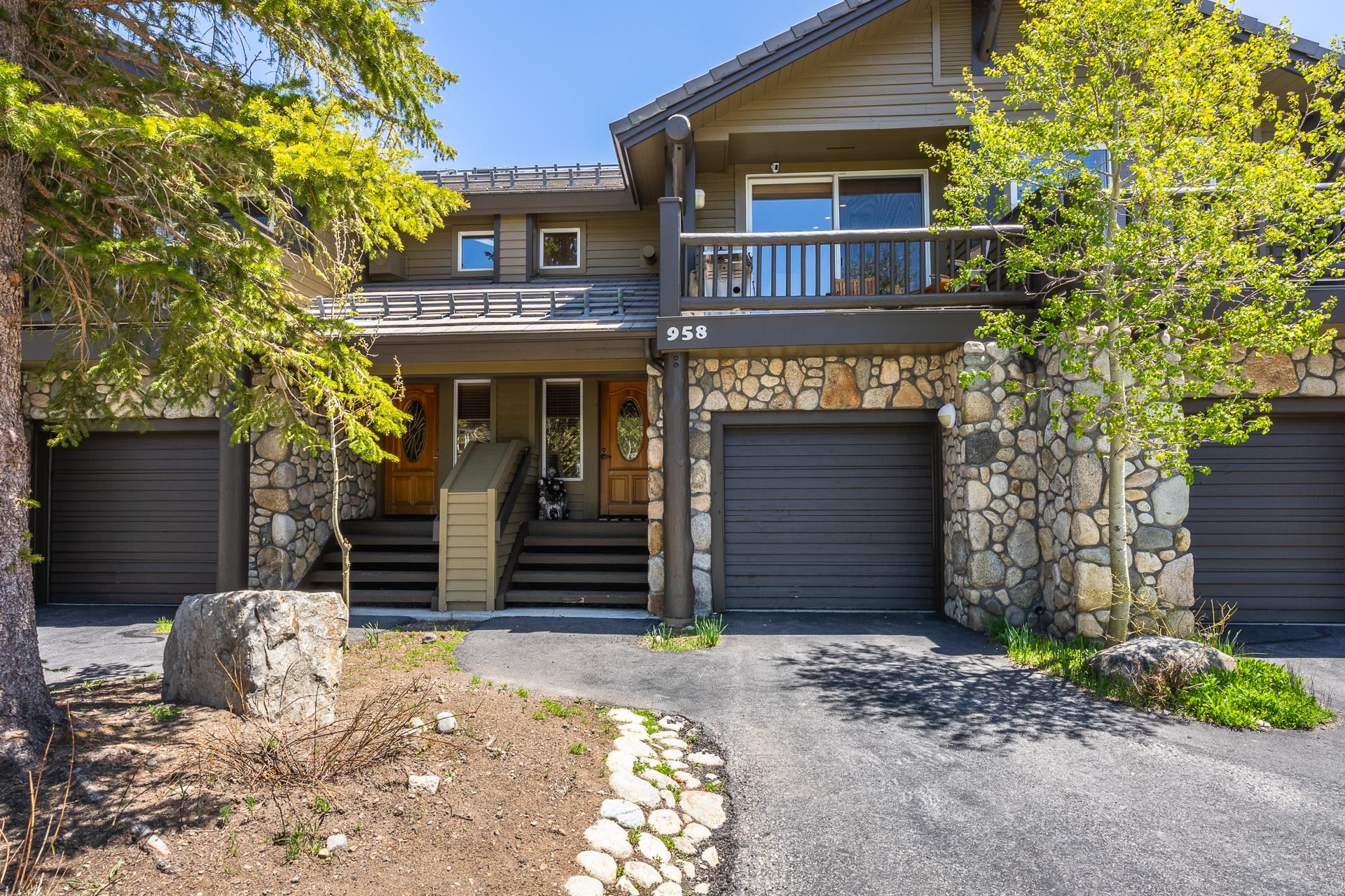 958 Fairway Circle