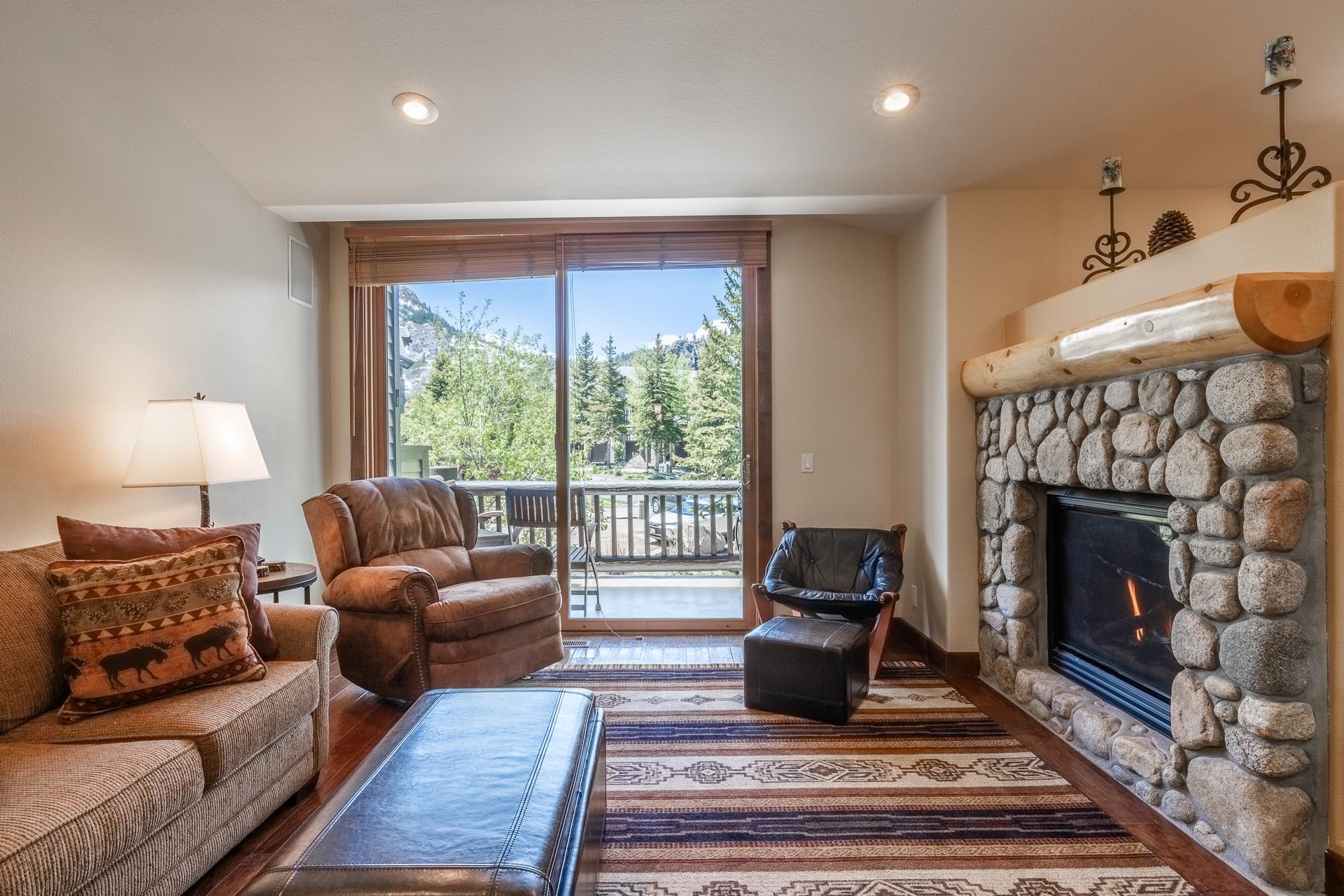 958 Fairway Circle