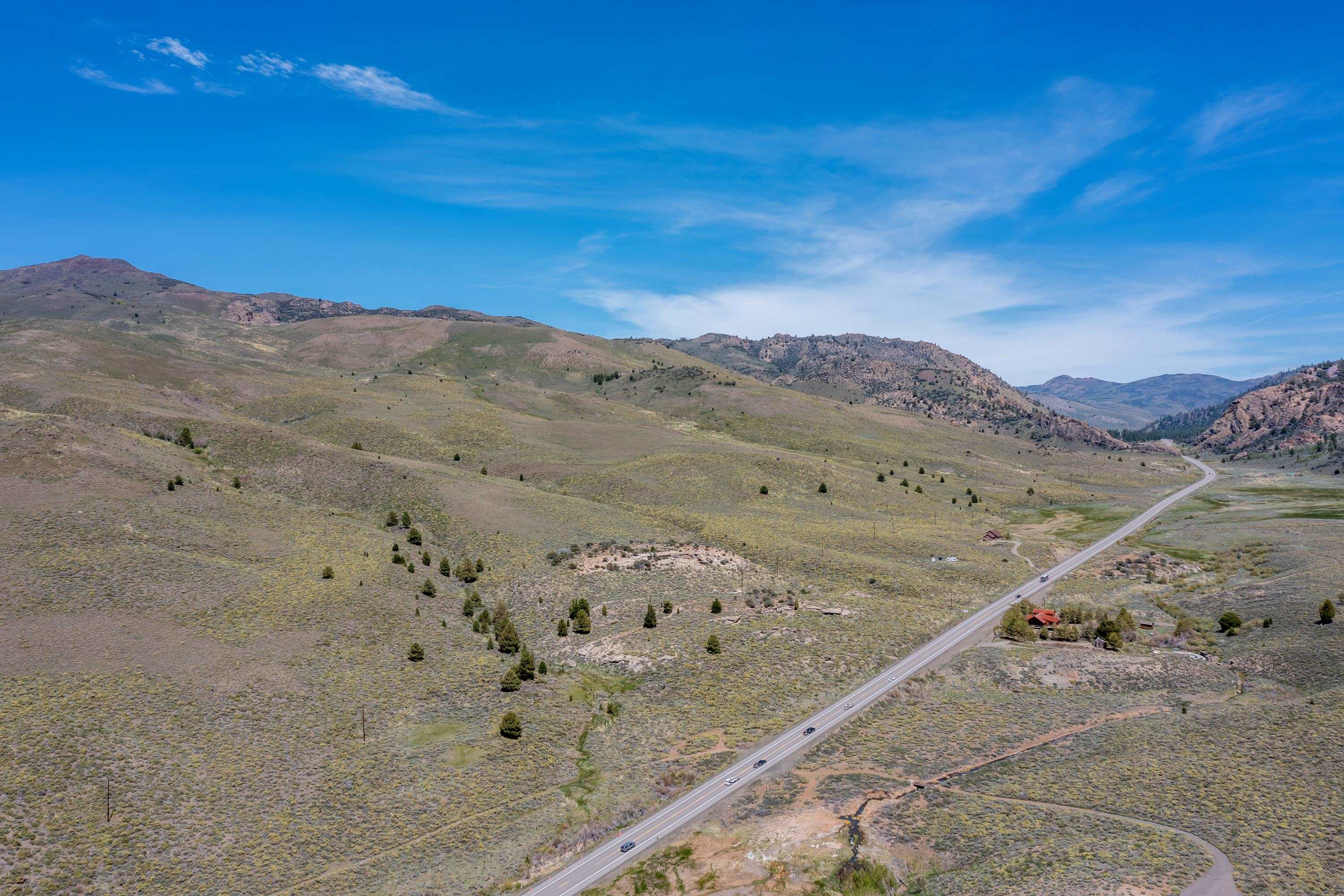 APN: 006-120-040-000, Hwy 395