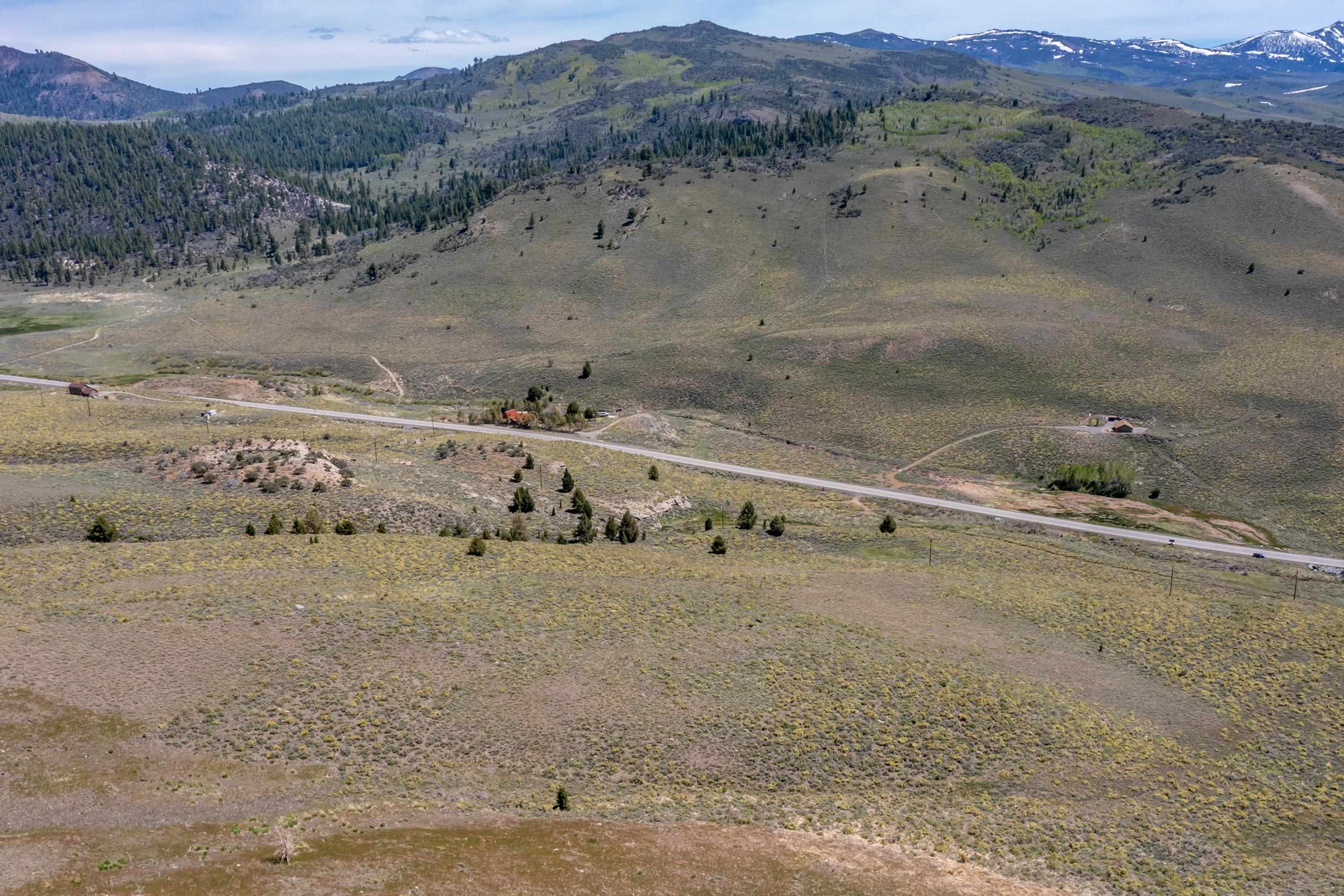 APN: 006-120-040-000, Hwy 395