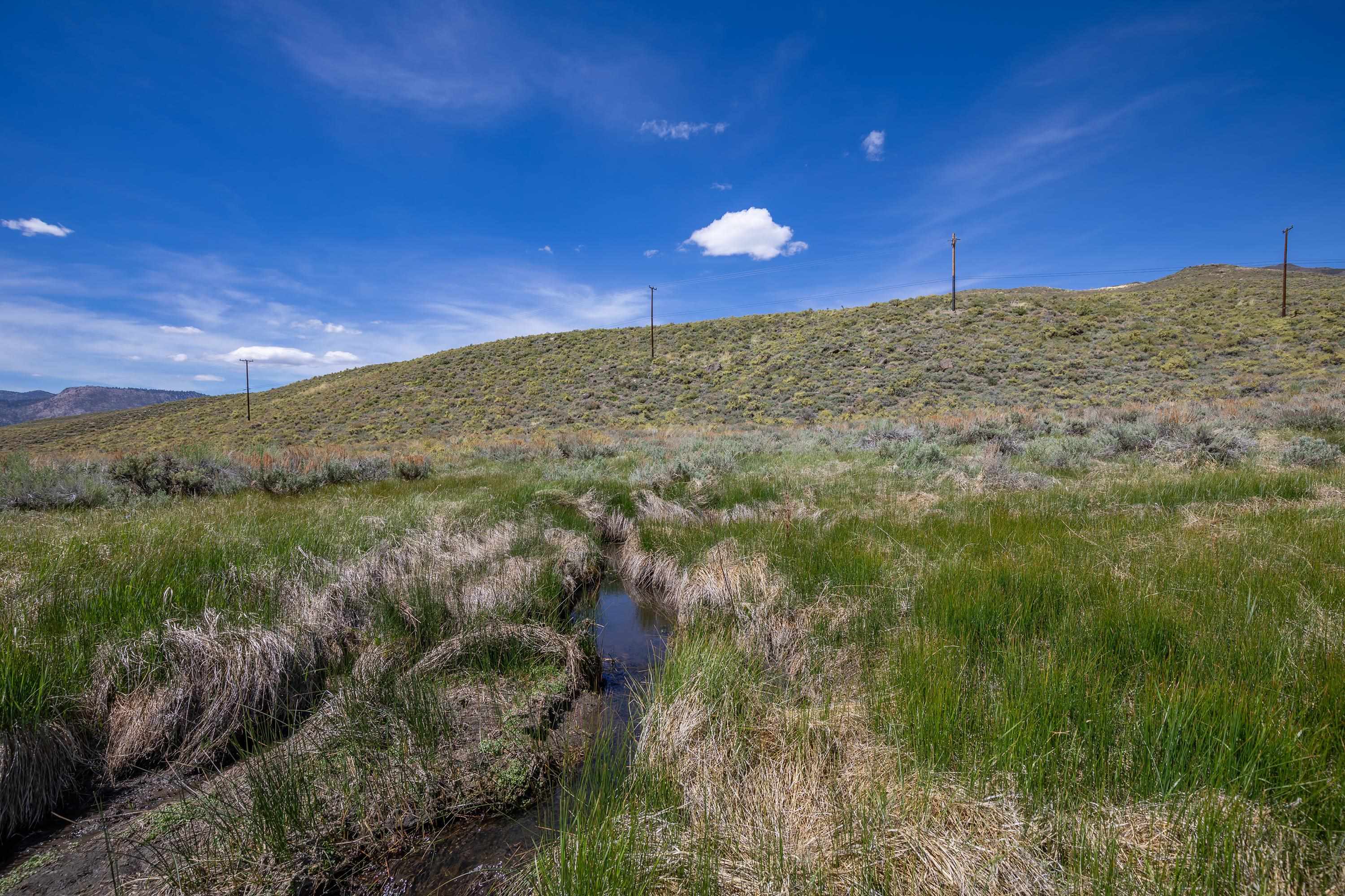 APN: 006-120-040-000, Hwy 395