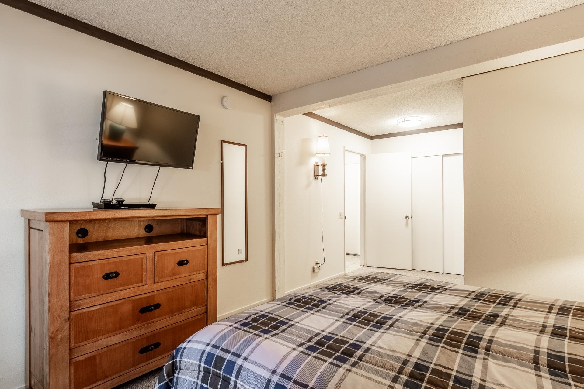 248 Mammoth Slopes Unit: Mammoth Ski and Racquet  #A7-5