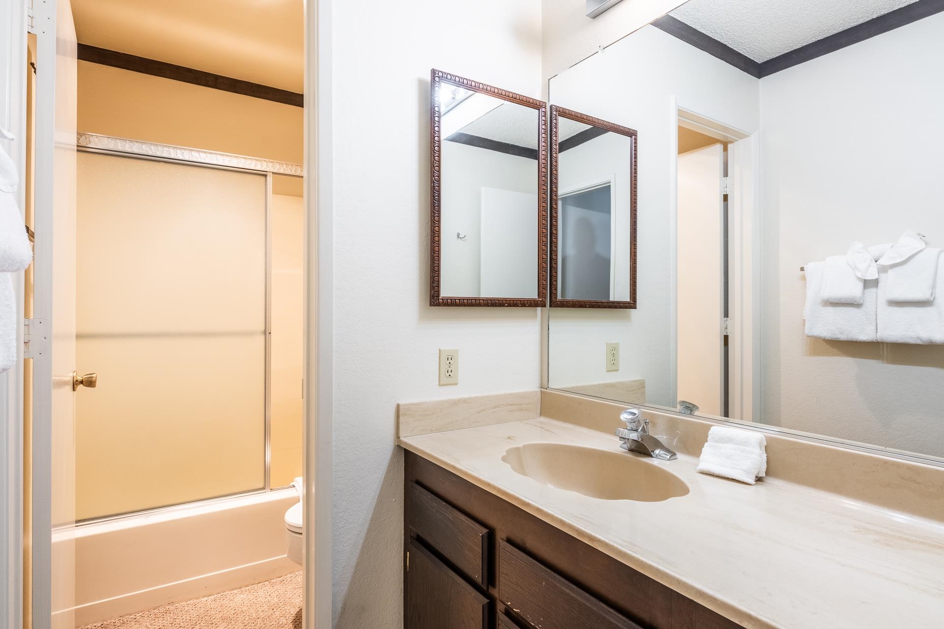 248 Mammoth Slopes Unit: Mammoth Ski and Racquet  #A7-5