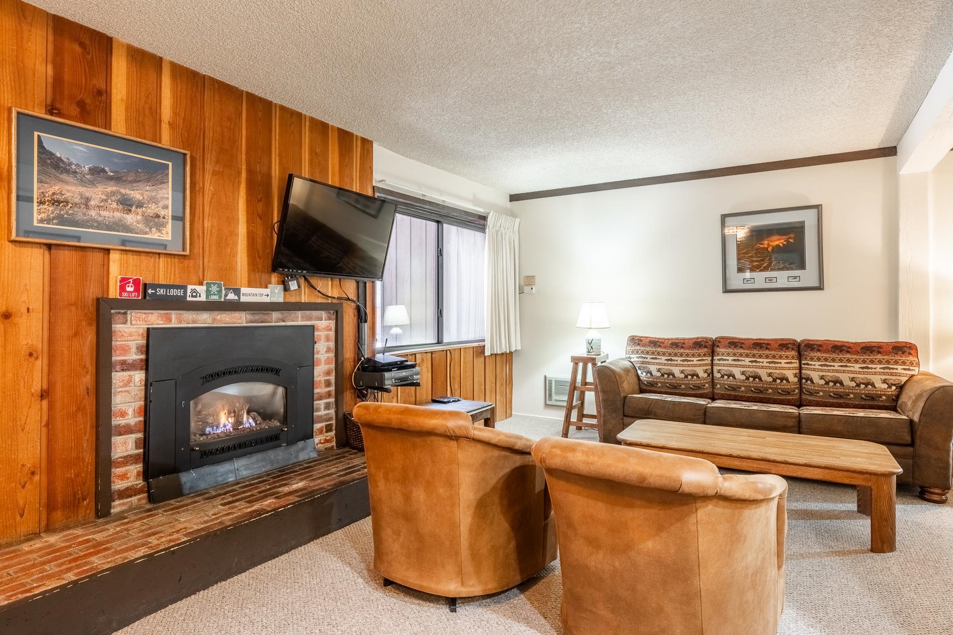 248 Mammoth Slopes Unit: Mammoth Ski and Racquet  #A7-5