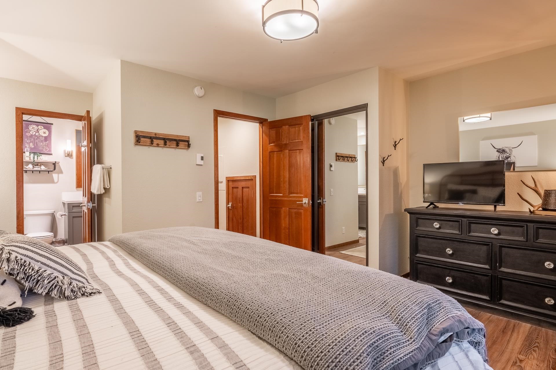 3005 Meridian Blvd #10