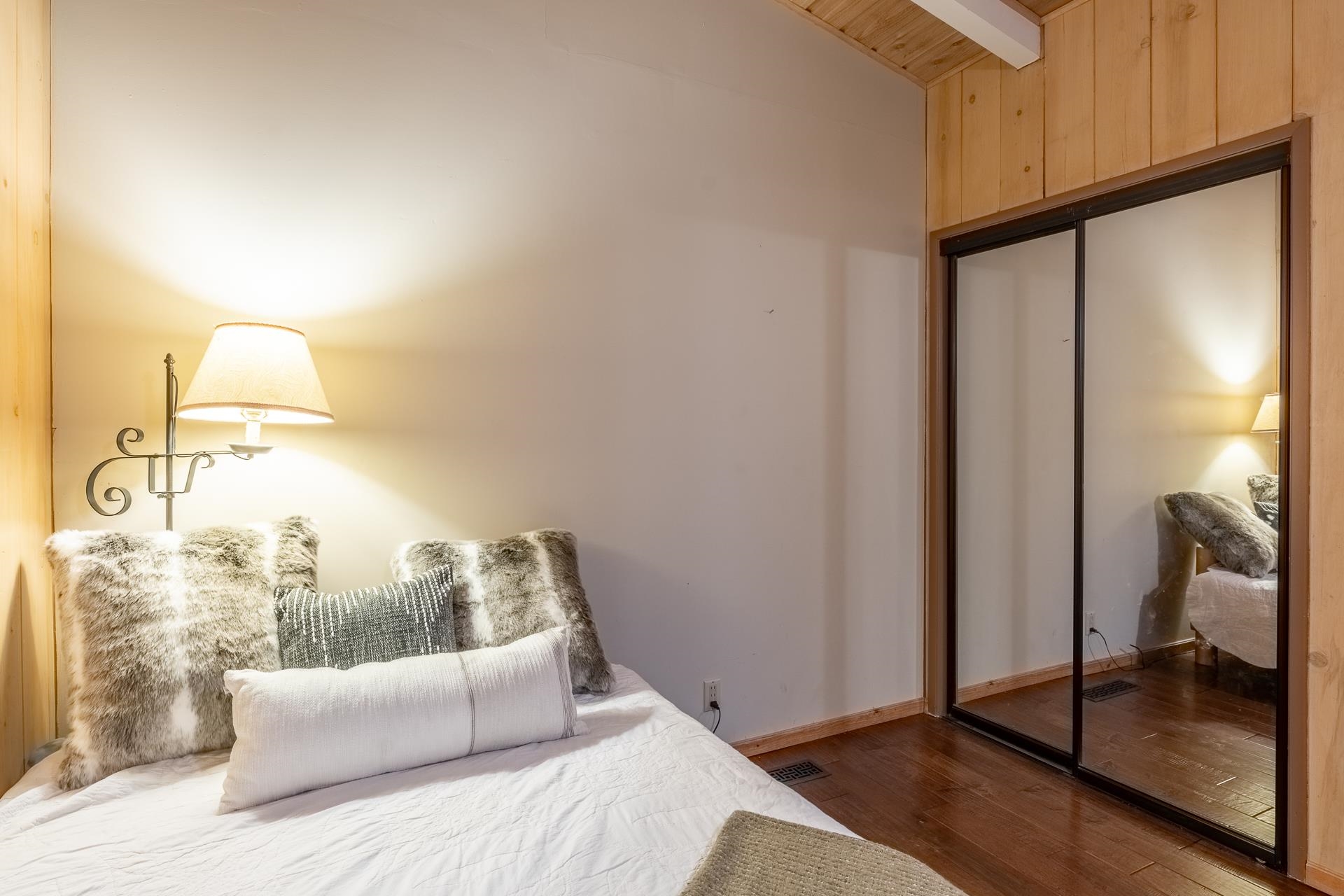 1893 Old Mammoth Road