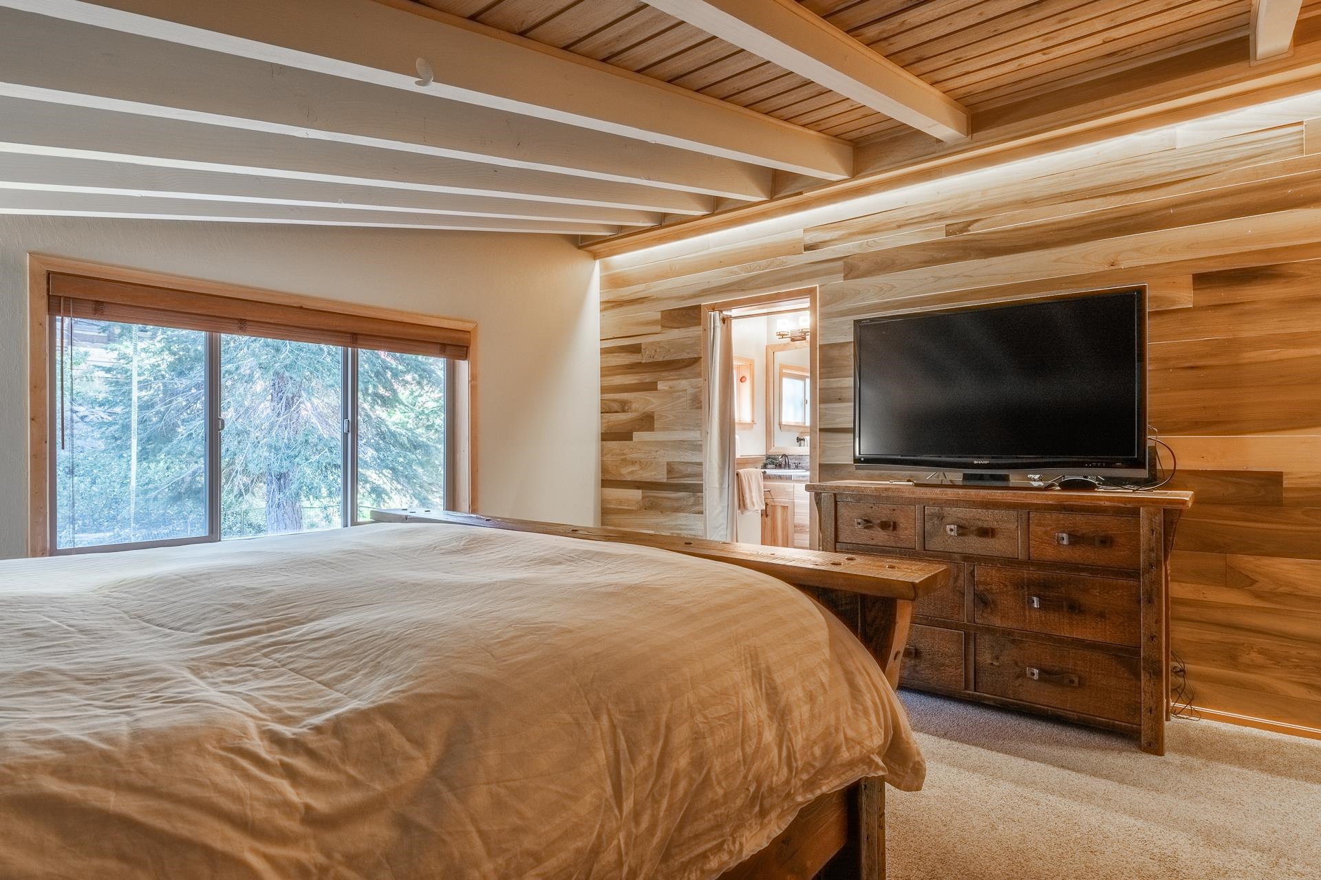 1893 Old Mammoth Road