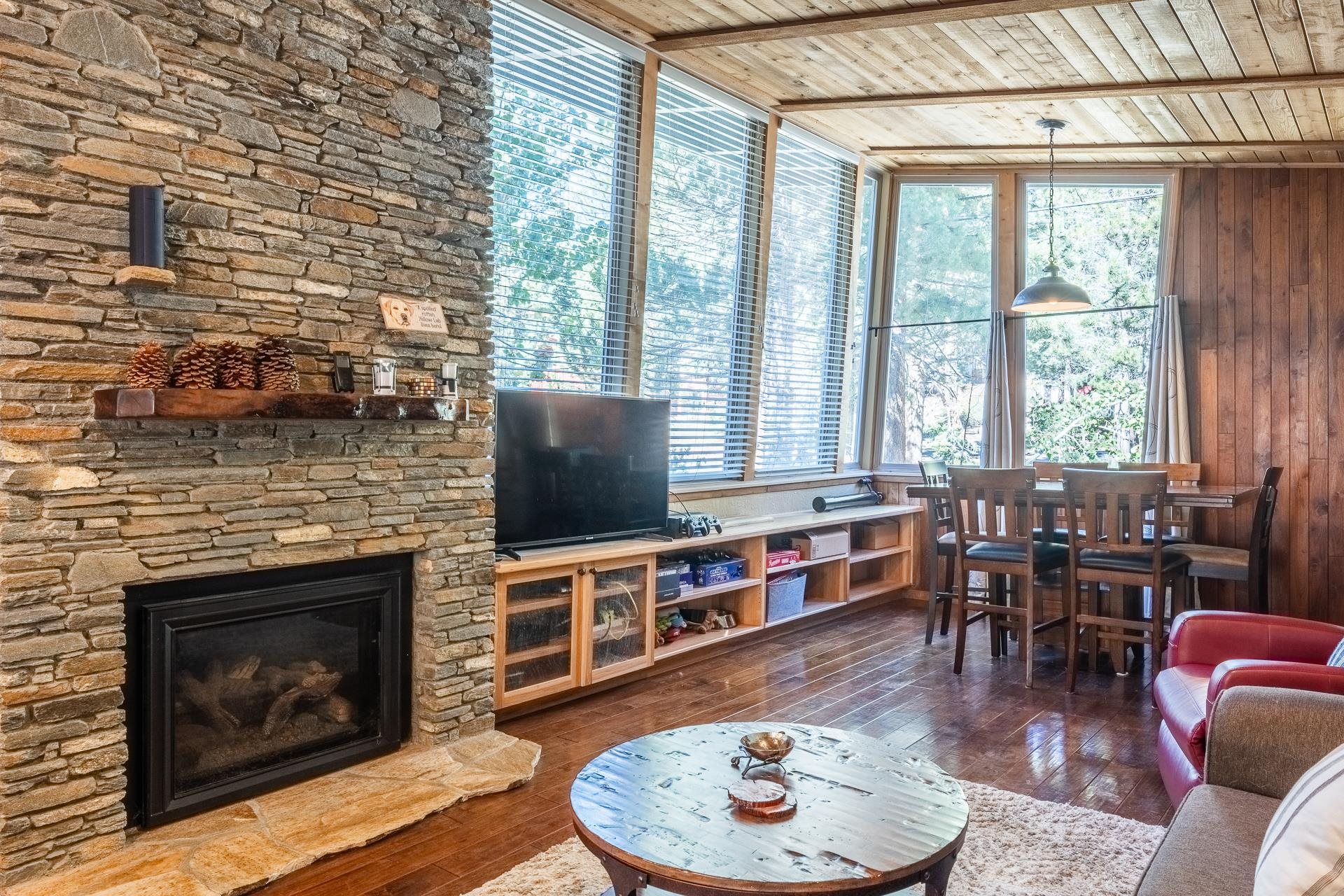 1893 Old Mammoth Road