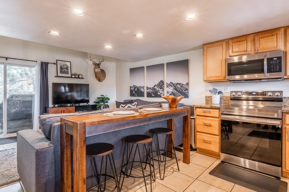 134 Laurel Mountain #22 Road Unit: Krystal Villa West #22