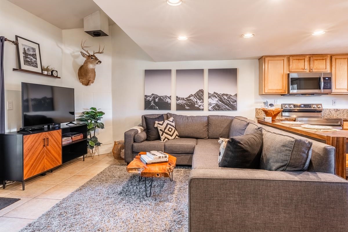 134 Laurel Mountain #22 Road Unit: Krystal Villa West #22