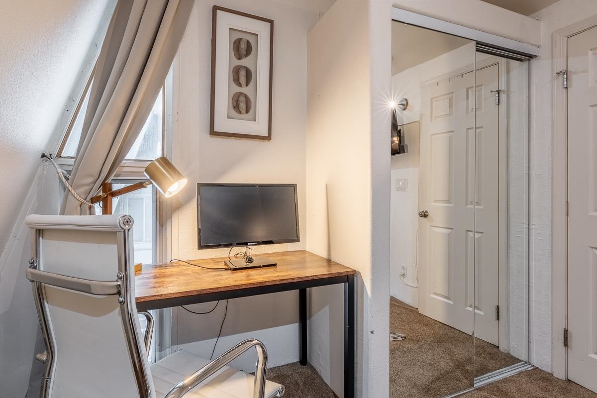 134 Laurel Mountain #22 Road Unit: Krystal Villa West #22