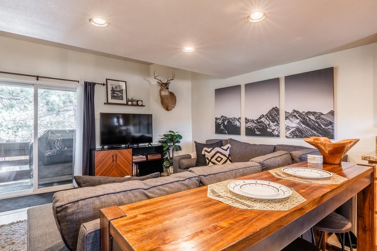 134 Laurel Mountain #22 Road Unit: Krystal Villa West #22