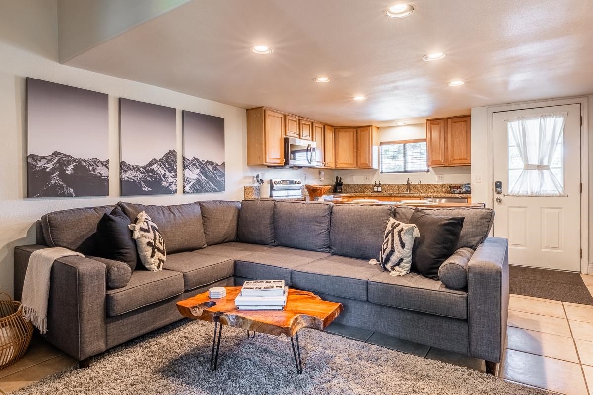 134 Laurel Mountain #22 Road Unit: Krystal Villa West #22