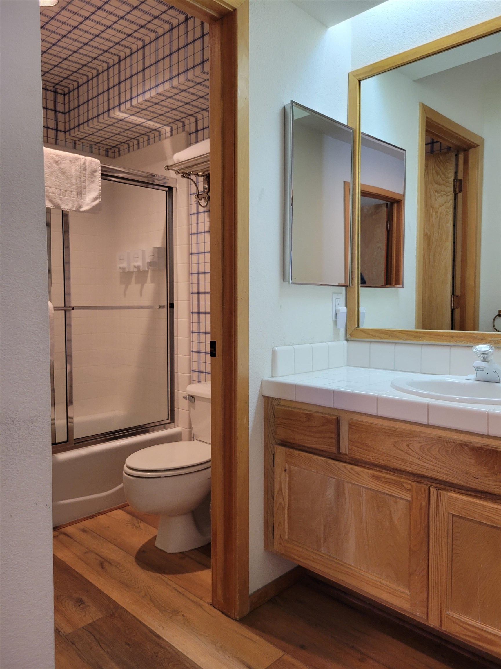 529 Golden Creek Road Unit: Snowcreek IV #529