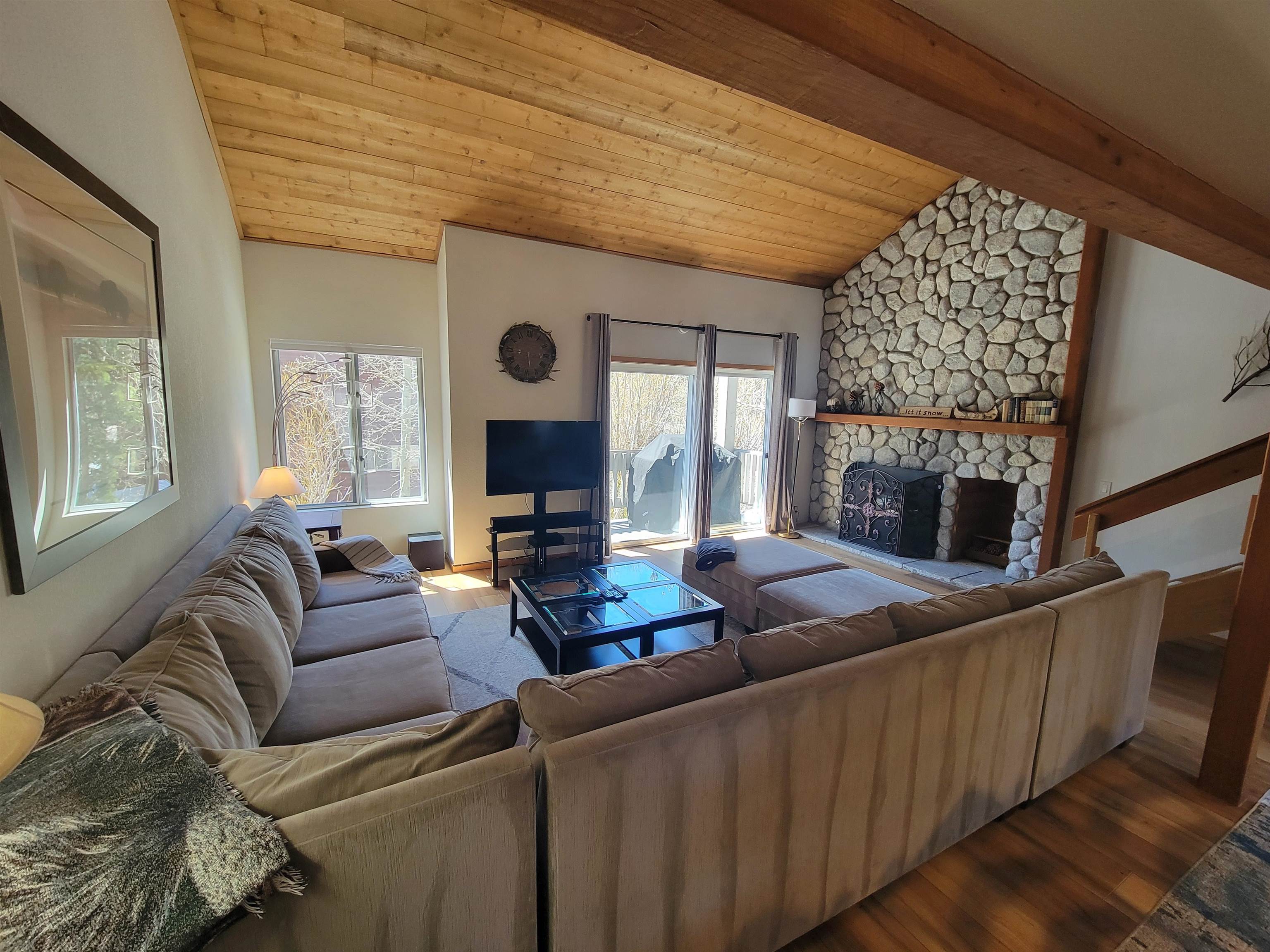 529 Golden Creek Road Unit: Snowcreek IV #529