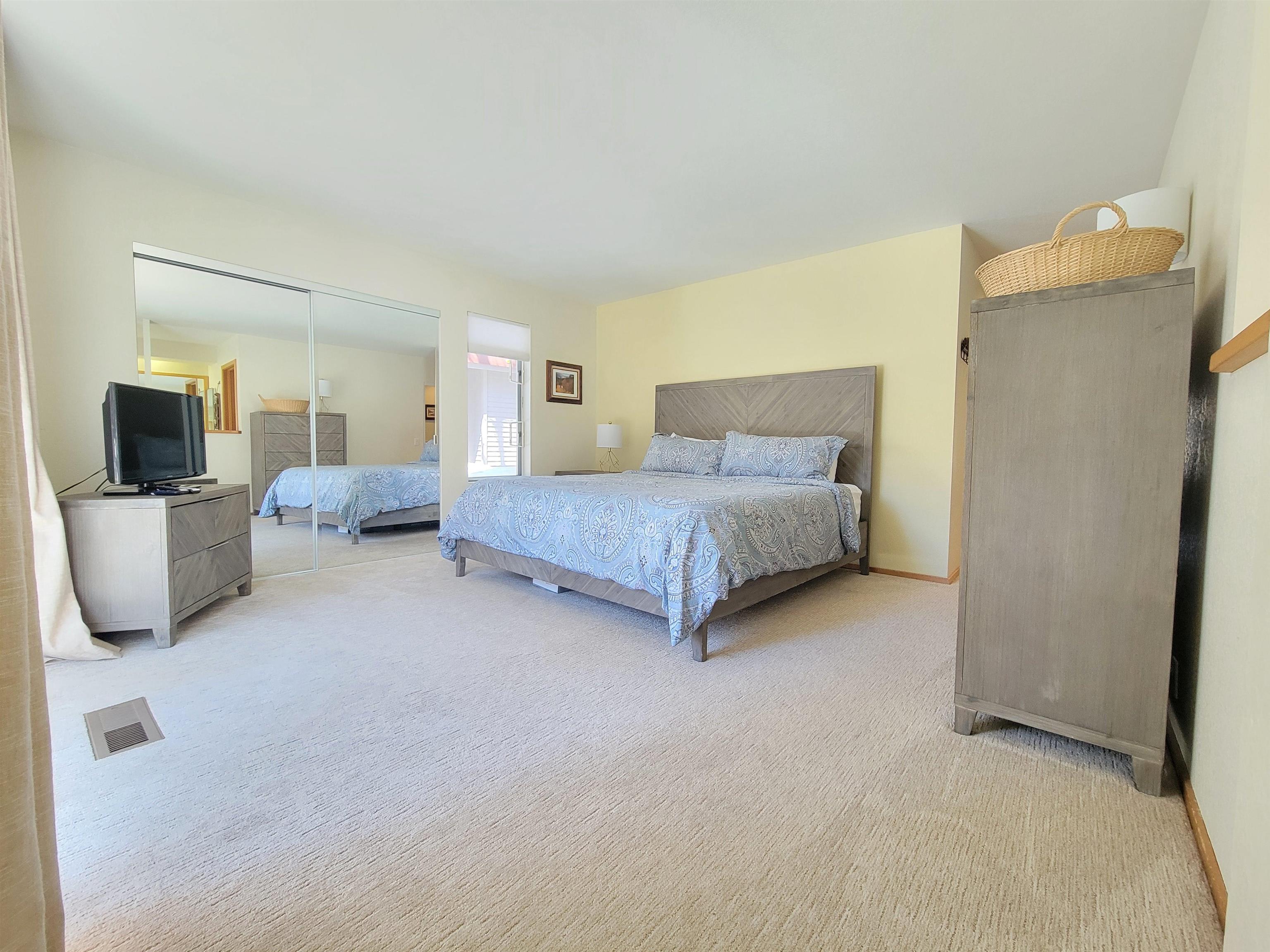 529 Golden Creek Road Unit: Snowcreek IV #529