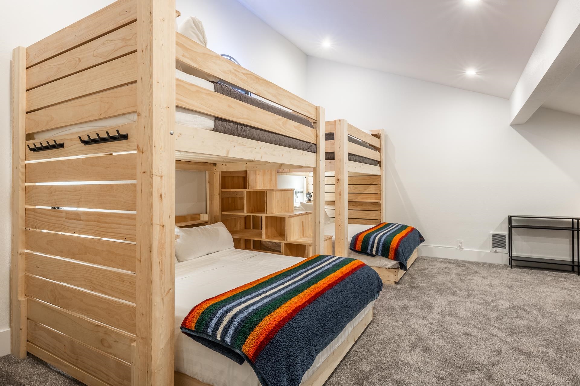 435 Lakeview #42 Drive Unit: Mountainback #42