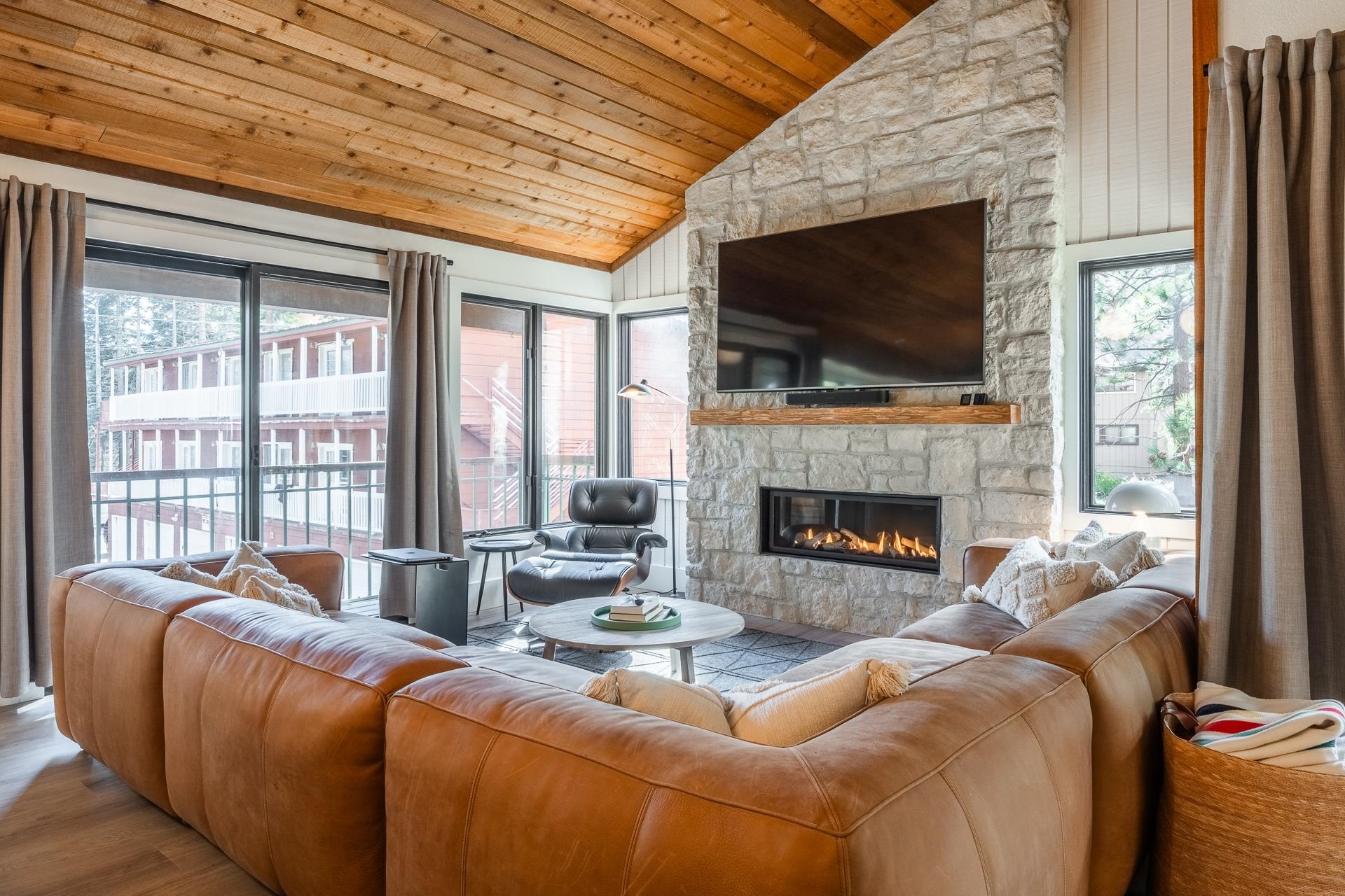 435 Lakeview #42 Drive Unit: Mountainback #42