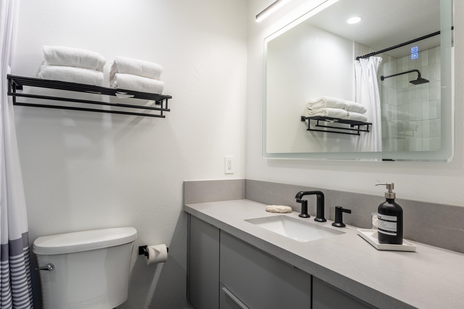 435 Lakeview #42 Drive Unit: Mountainback #42