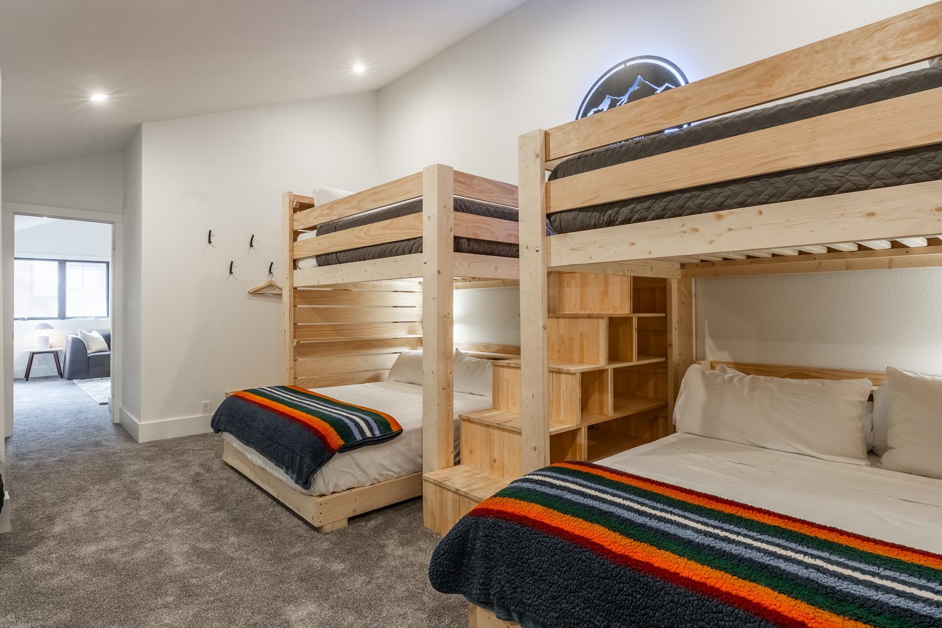 435 Lakeview #42 Drive Unit: Mountainback #42