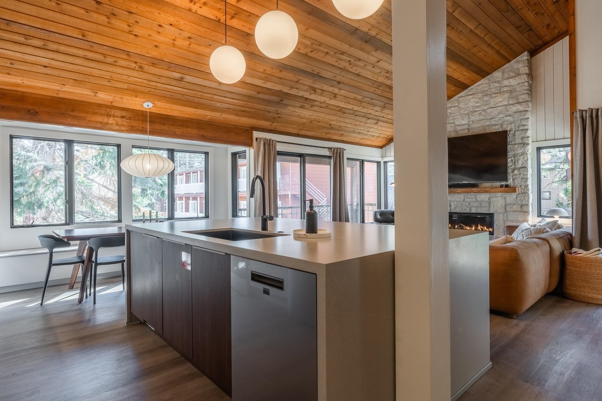 435 Lakeview #42 Drive Unit: Mountainback #42