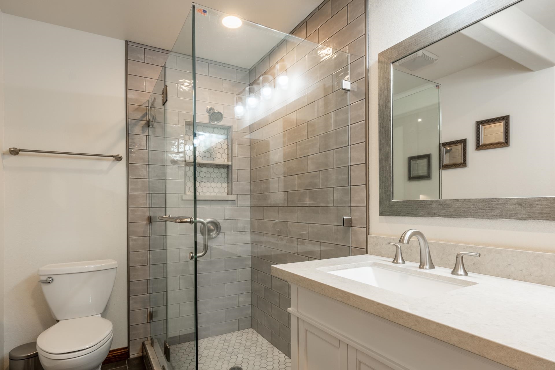 2112 Meridian Blvd Unit: 20