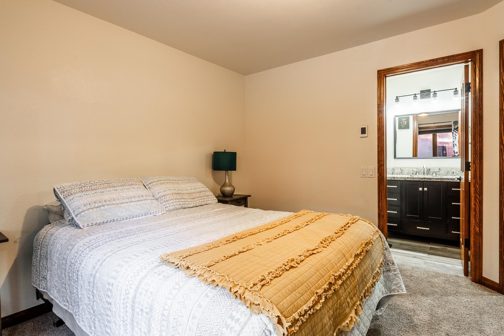 2112 Meridian Blvd Unit: 20