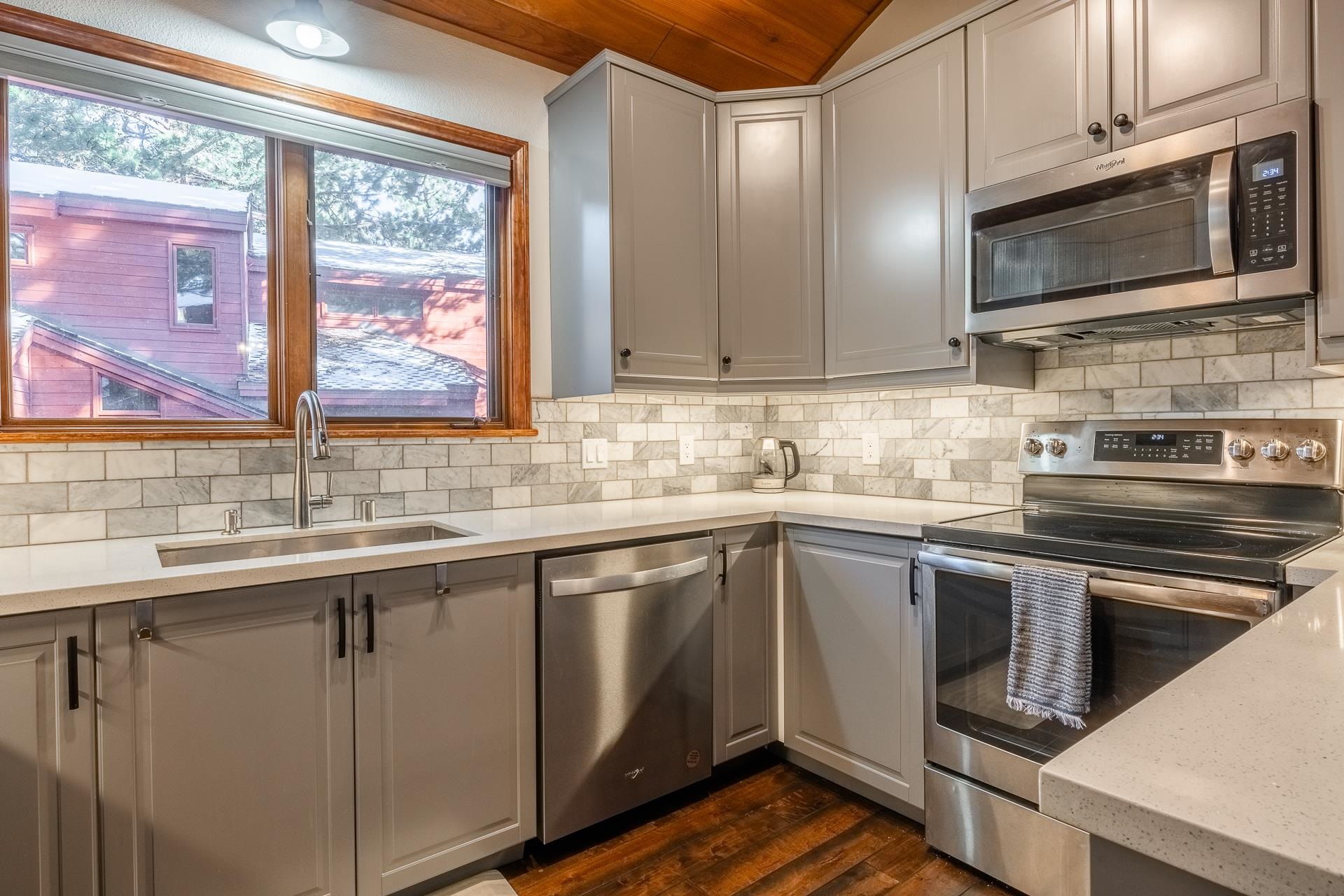 2112 Meridian Blvd Unit: 20