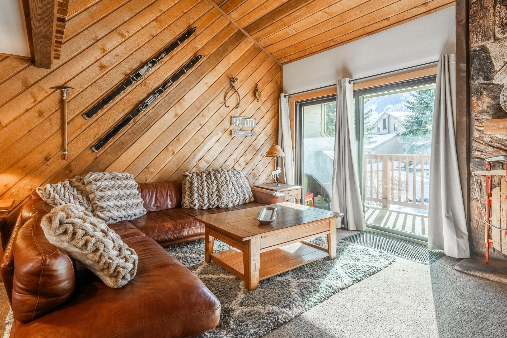 239 Solitude Unit: Snowcreek II #239