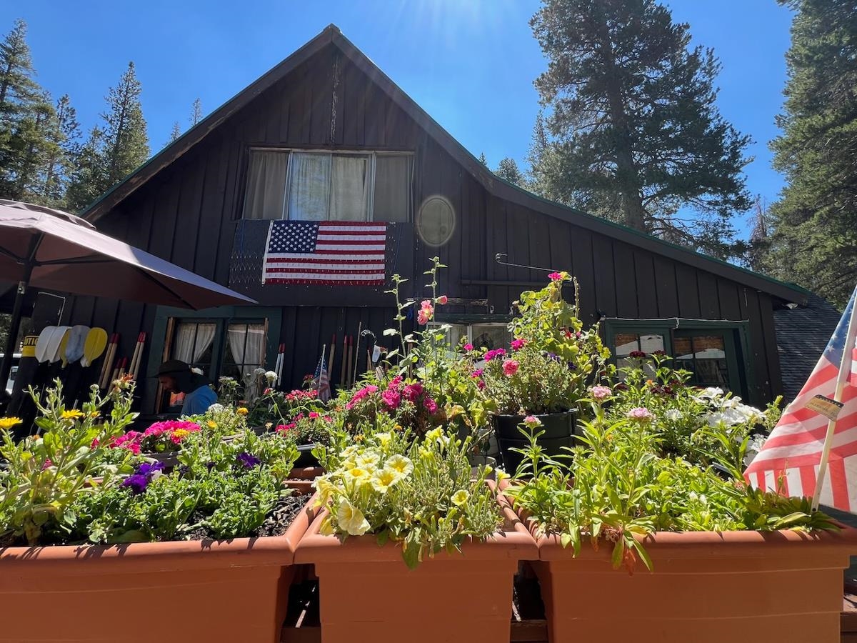 518 Twin Lakes Rd #49 Unit: Twin Lakes General Store