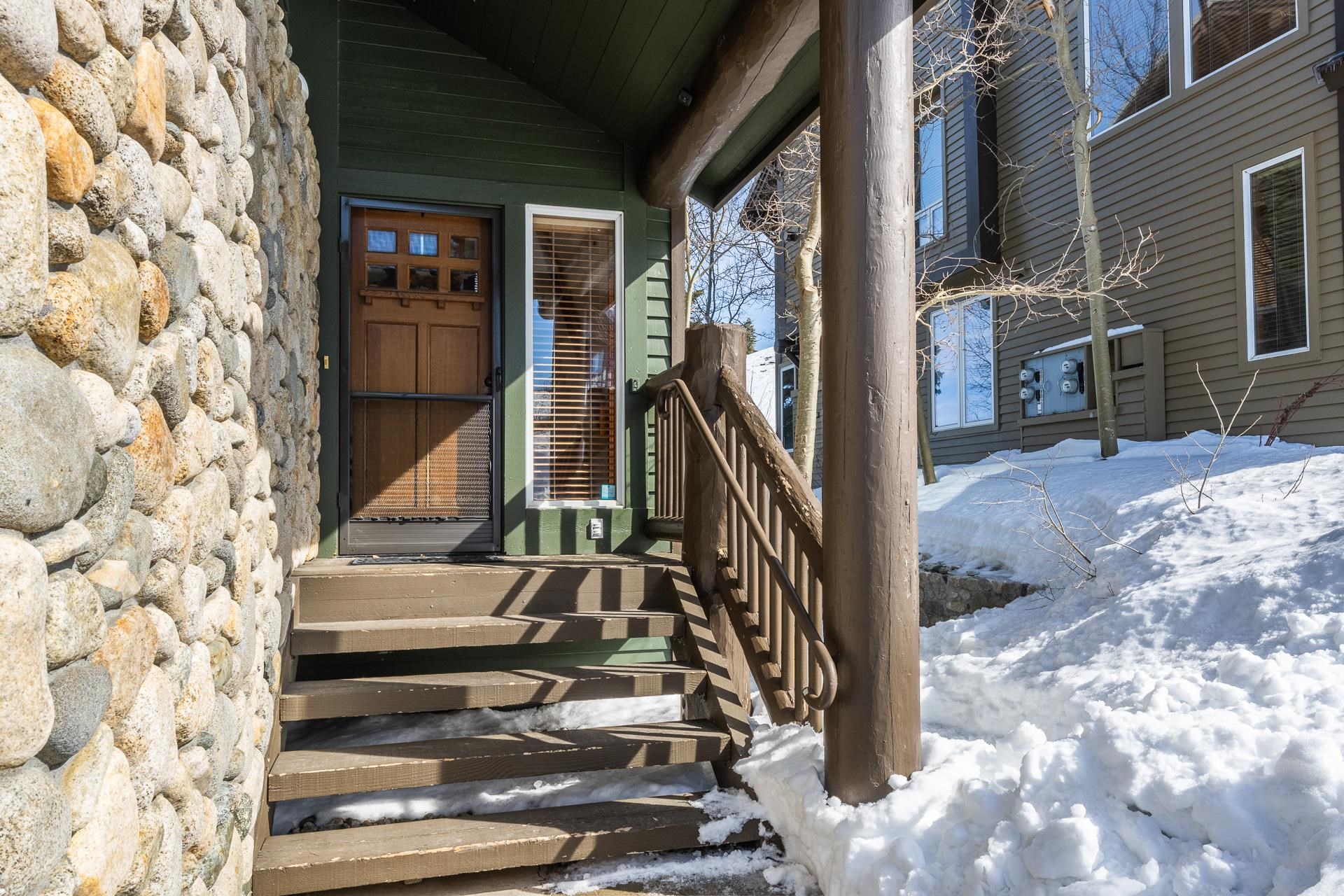 806 Fairway Circle