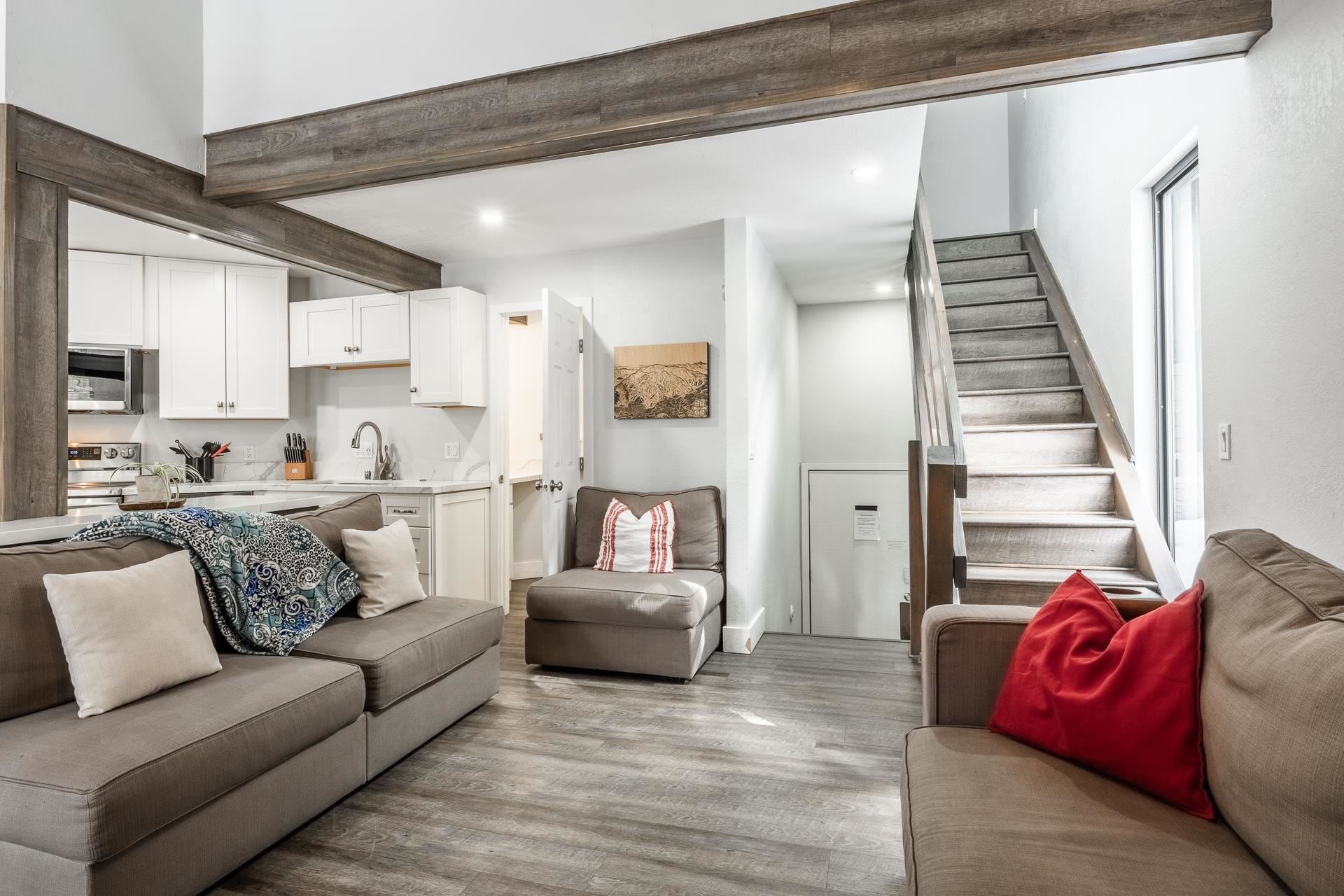 362 Old Mammoth Road Unit: Sherwin Villas #67