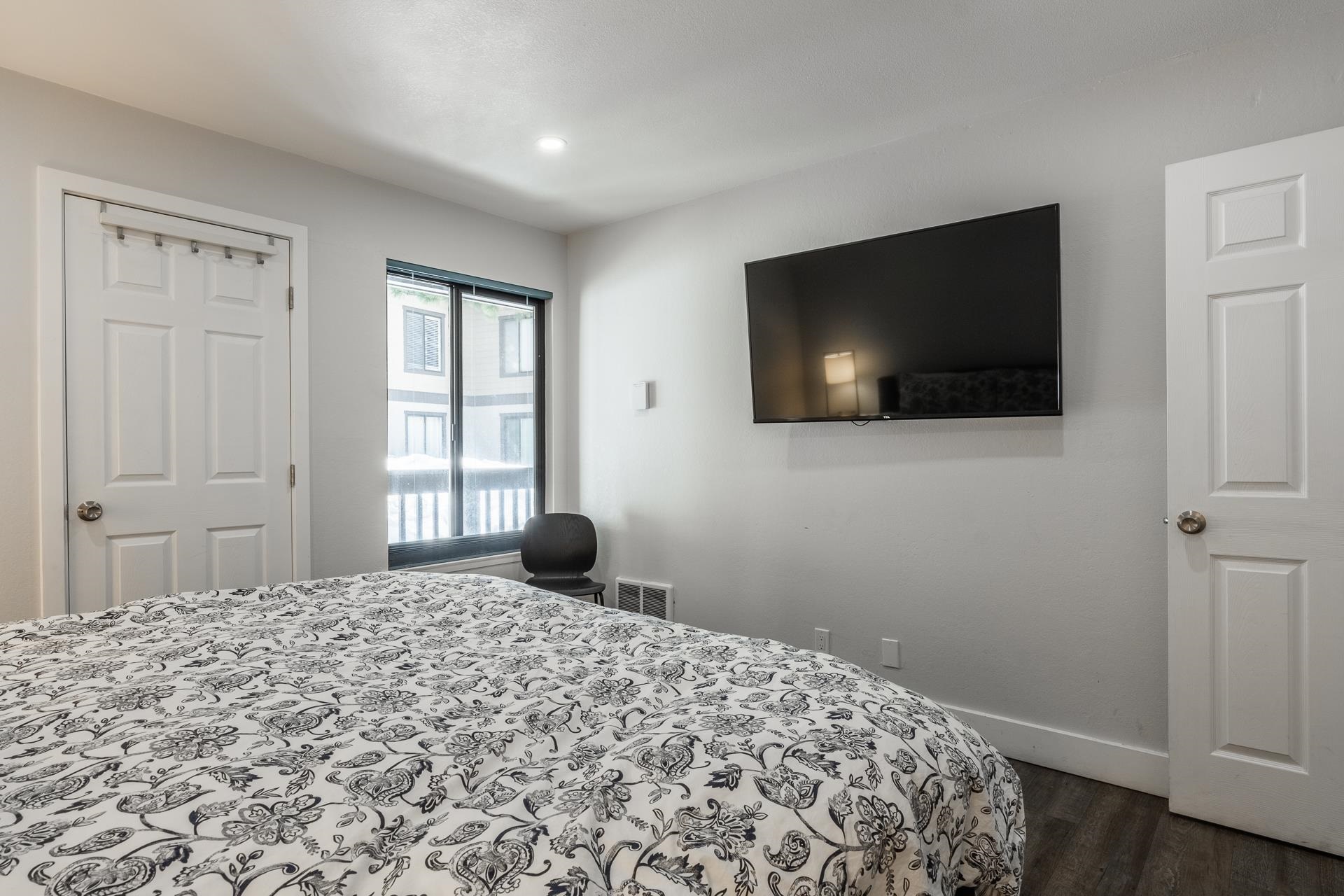 362 Old Mammoth Road Unit: Sherwin Villas #67