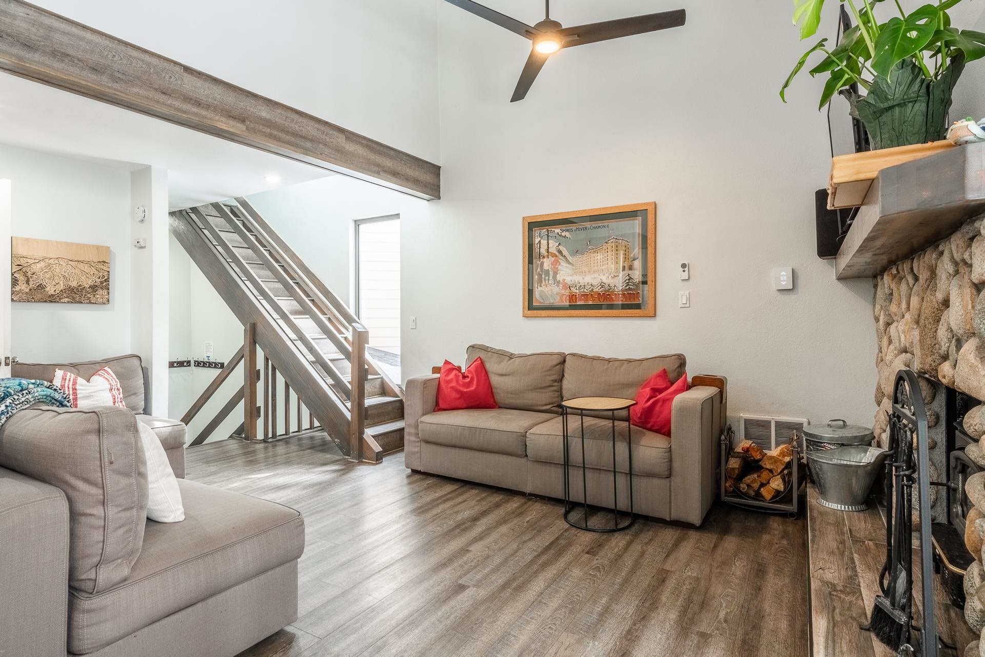 362 Old Mammoth Road Unit: Sherwin Villas #67