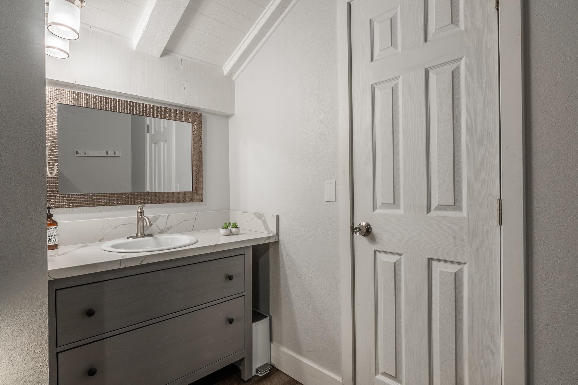 362 Old Mammoth Road Unit: Sherwin Villas #67