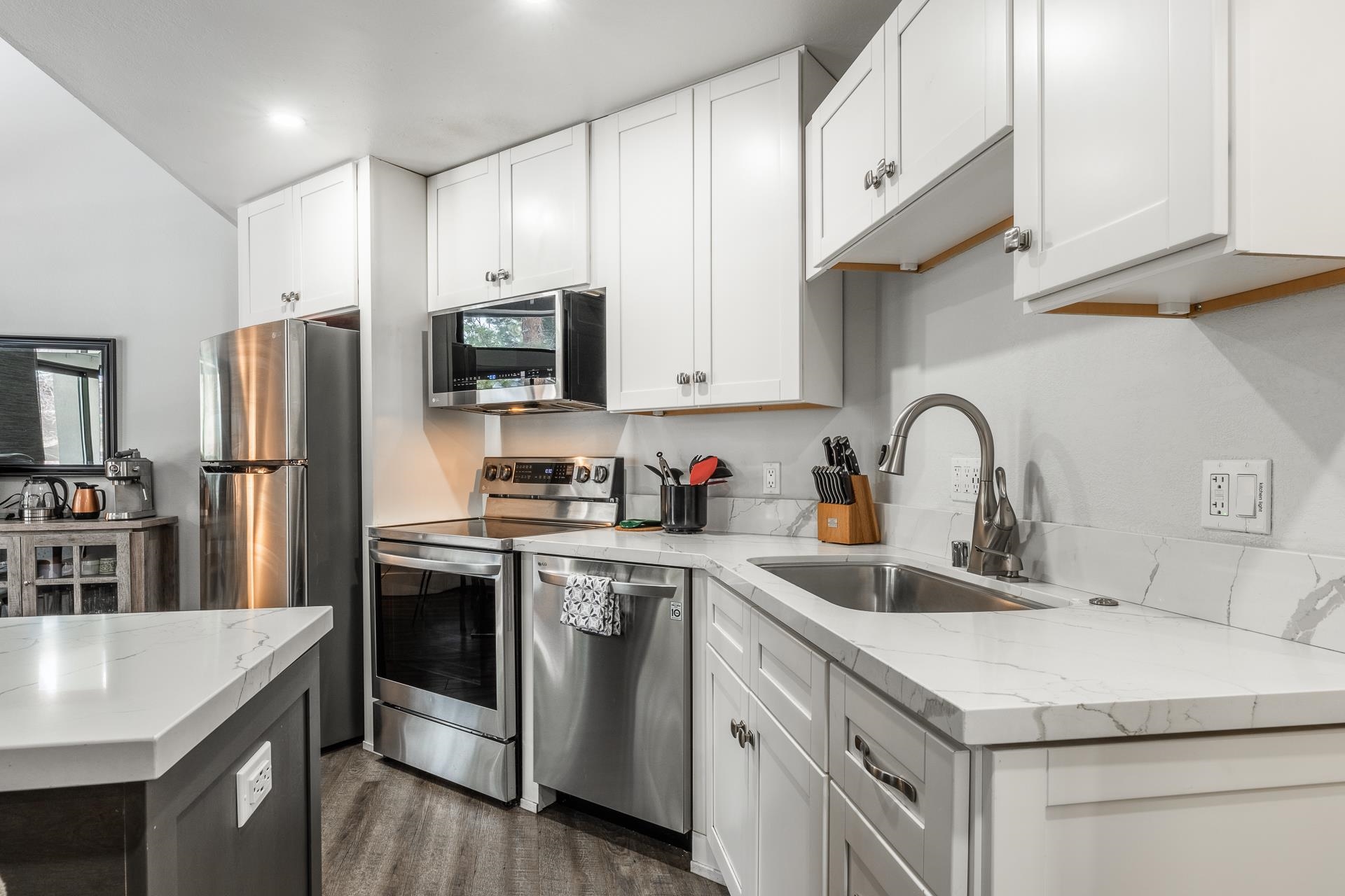 362 Old Mammoth Road Unit: Sherwin Villas #67