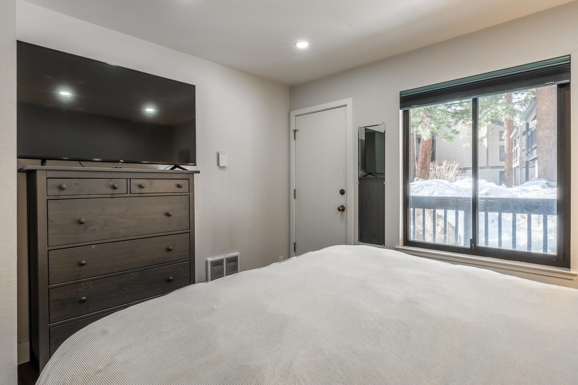 362 Old Mammoth Road Unit: Sherwin Villas #67