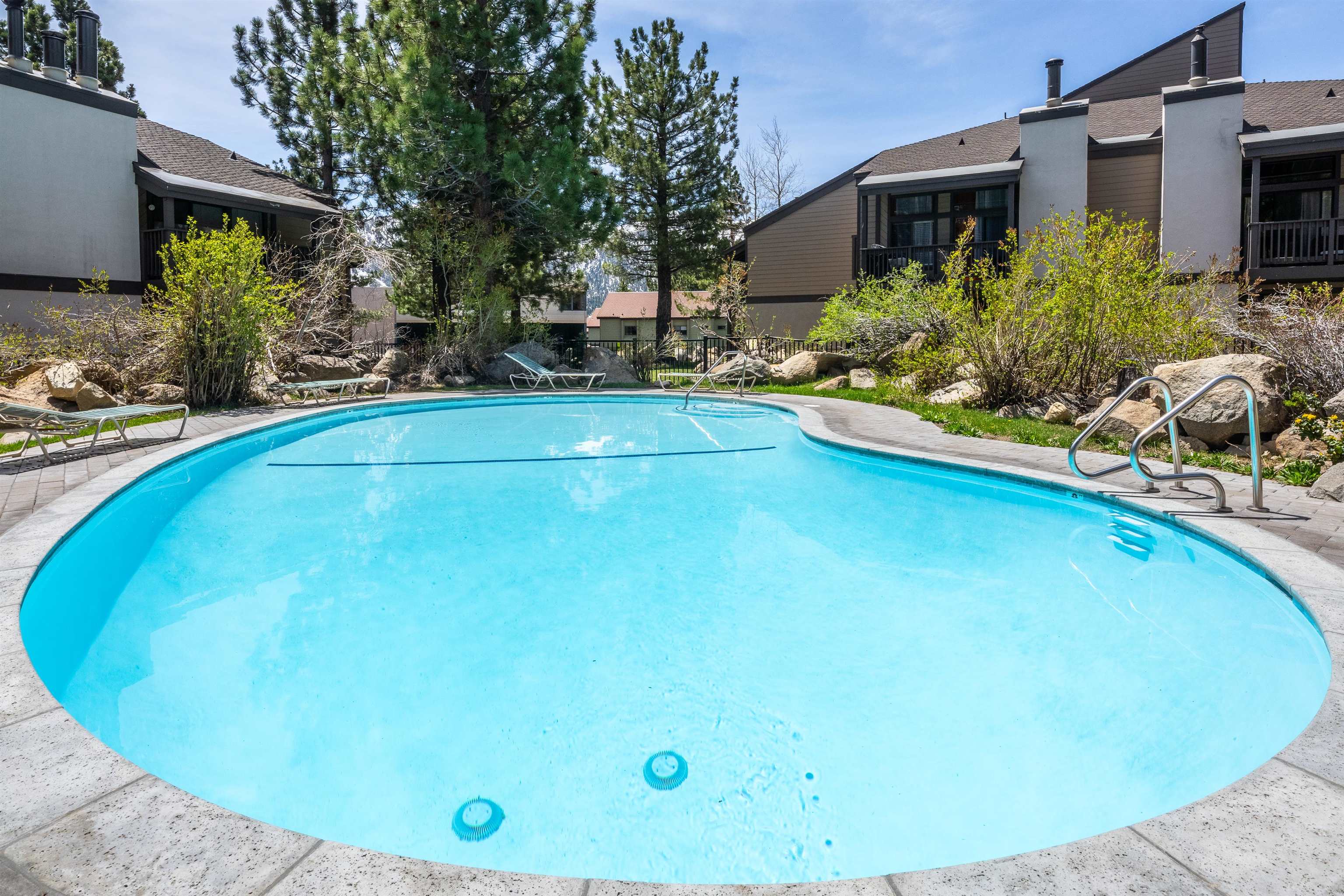 362 Old Mammoth Road Unit: Sherwin Villas #67