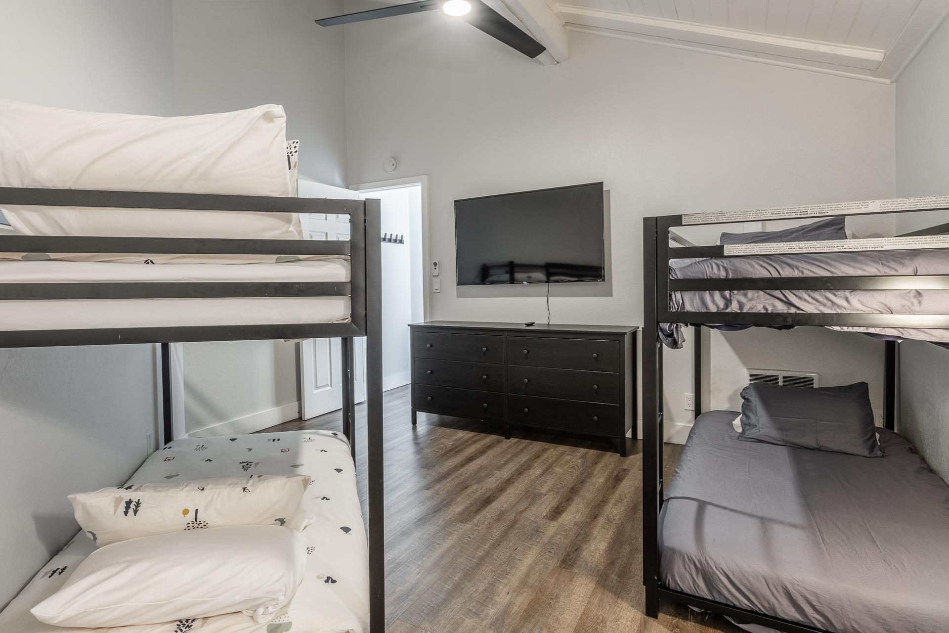 362 Old Mammoth Road Unit: Sherwin Villas #67