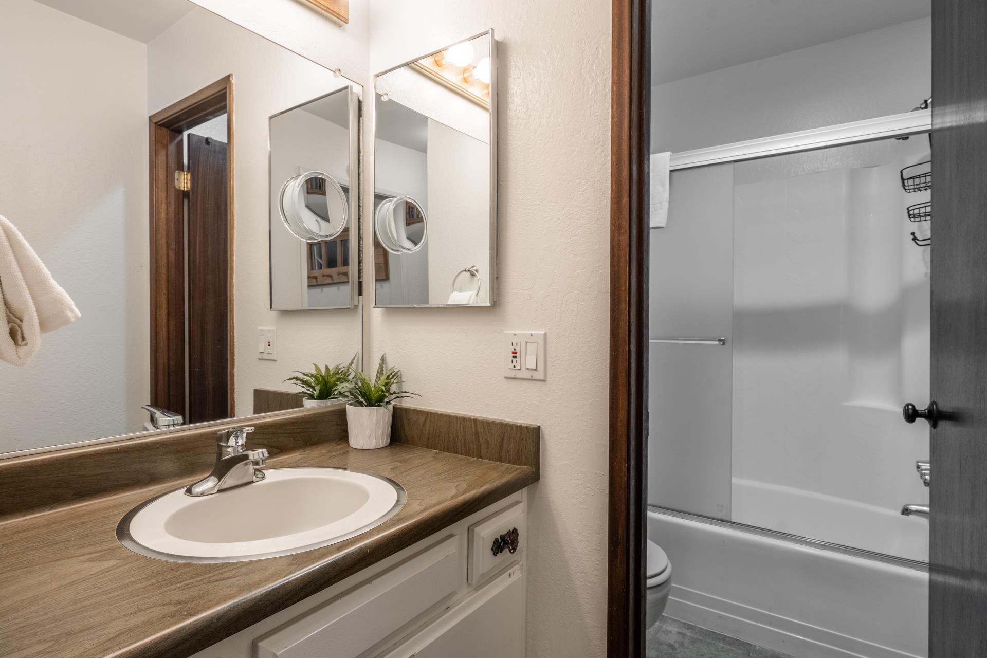 803 Canyon Blvd #80
