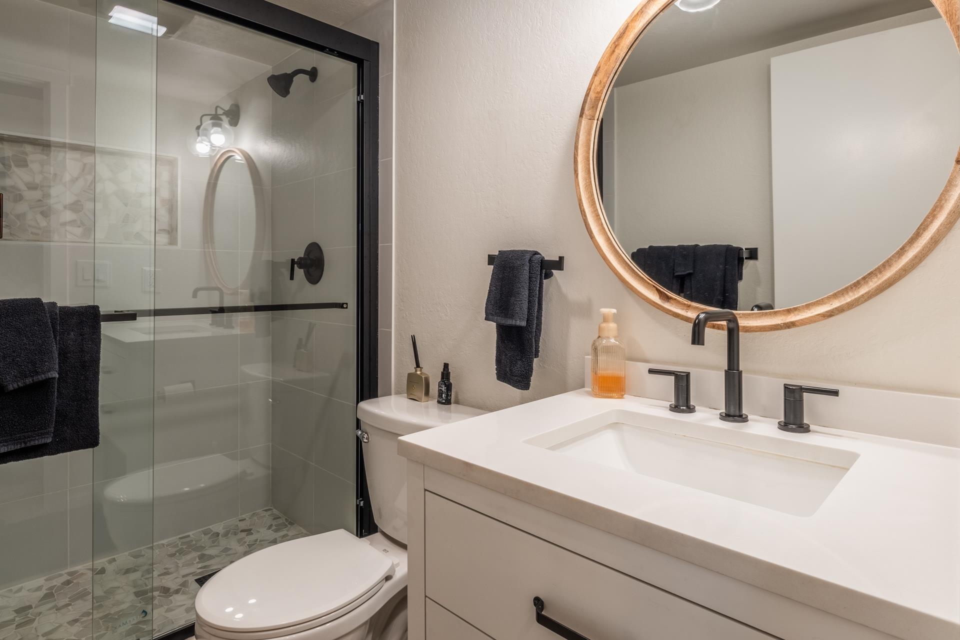 2289 Sierra Nevada Rd F-16