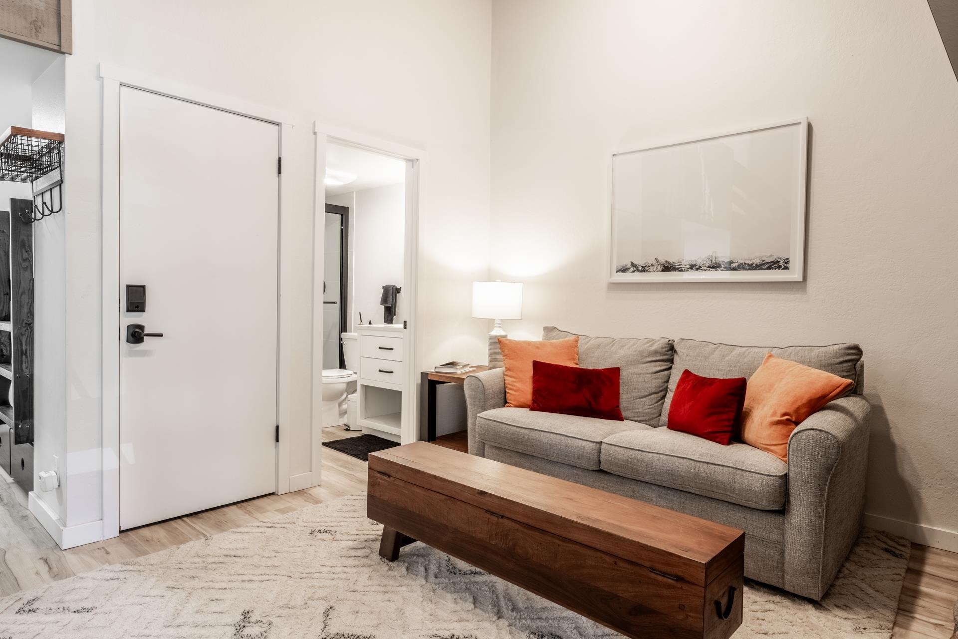 2289 Sierra Nevada Rd F-16