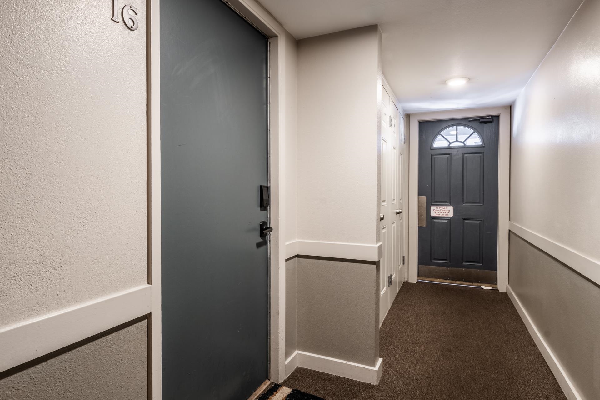 2289 Sierra Nevada Rd F-16