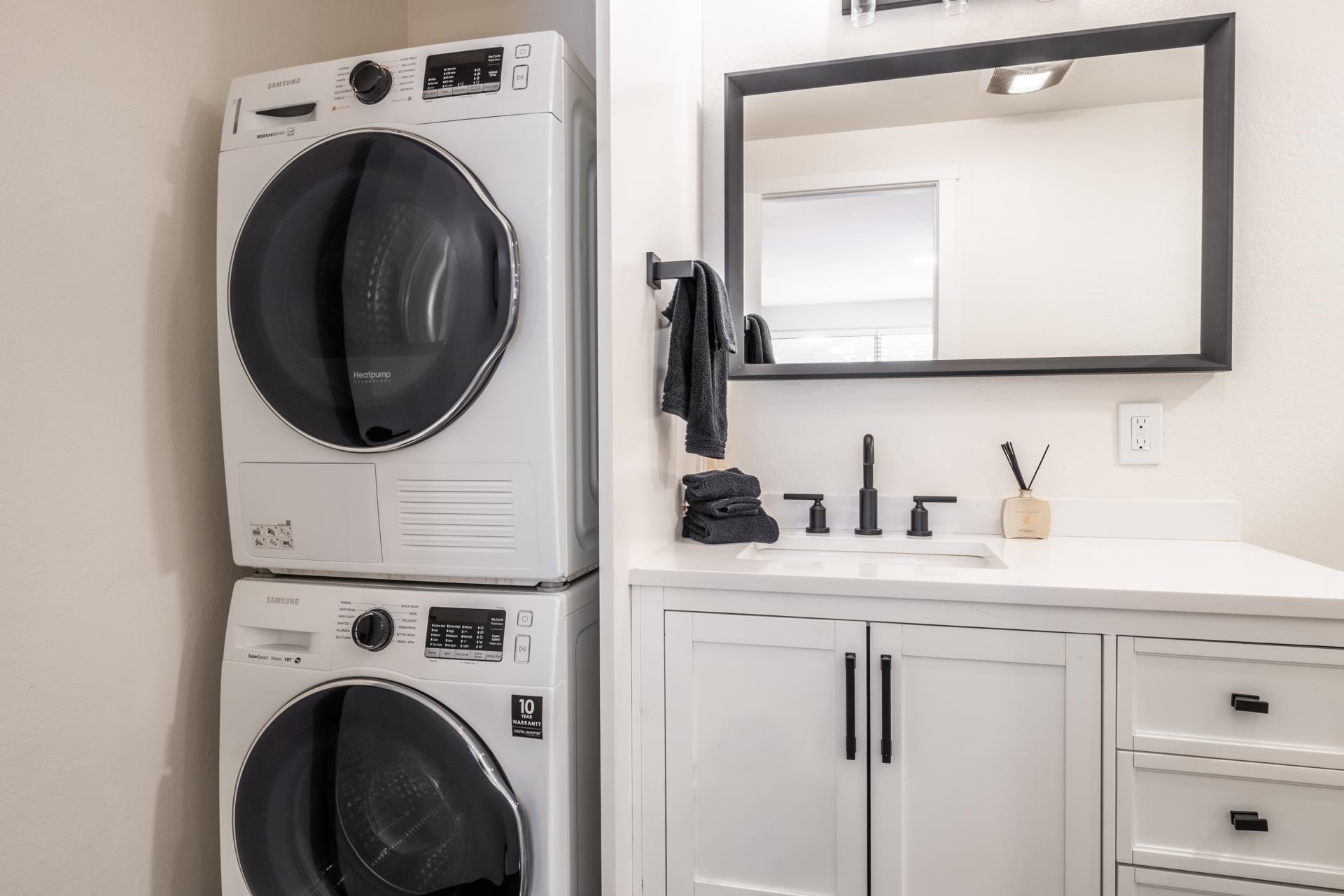 2289 Sierra Nevada Rd F-16