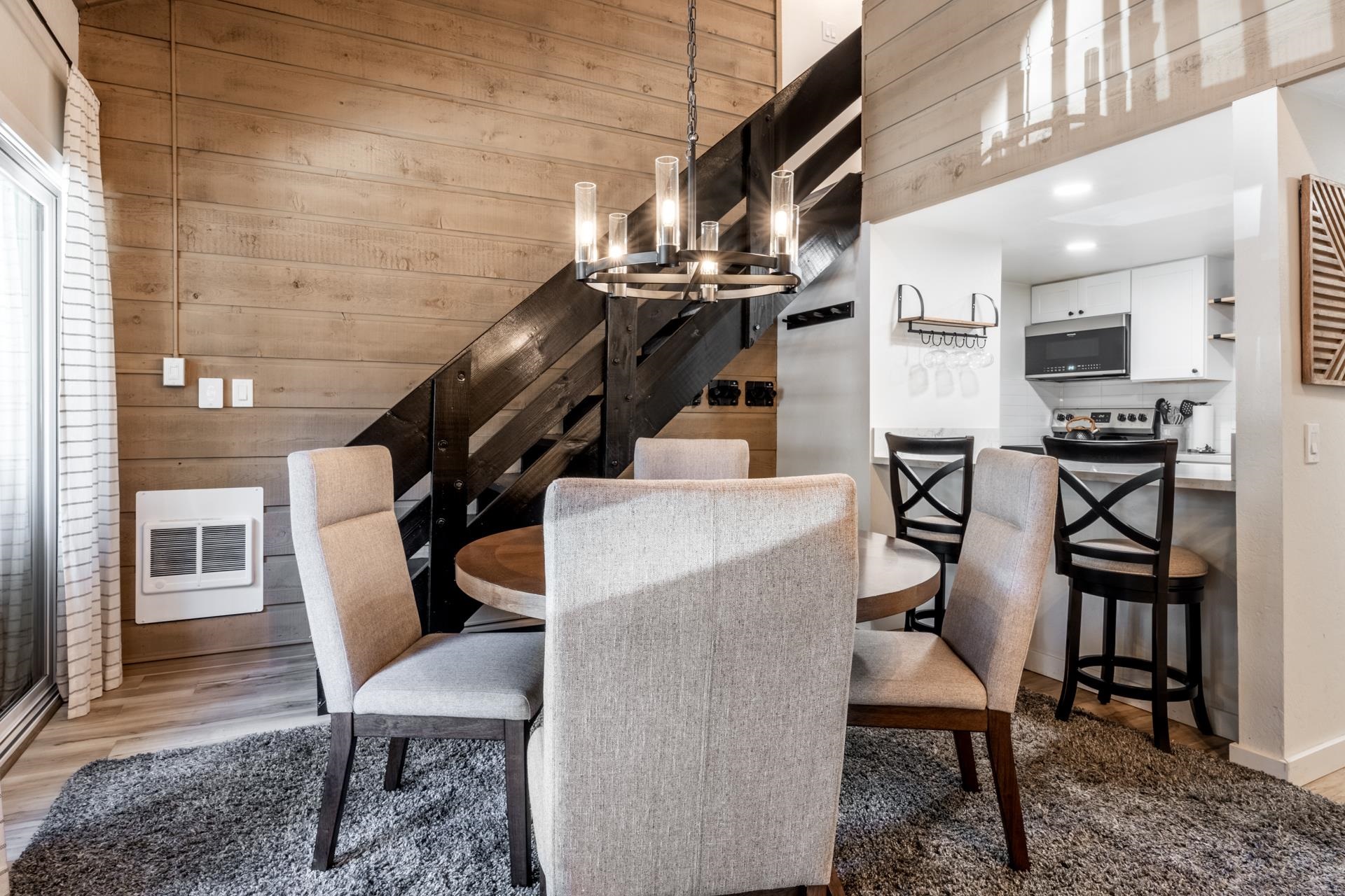 2289 Sierra Nevada Rd F-16